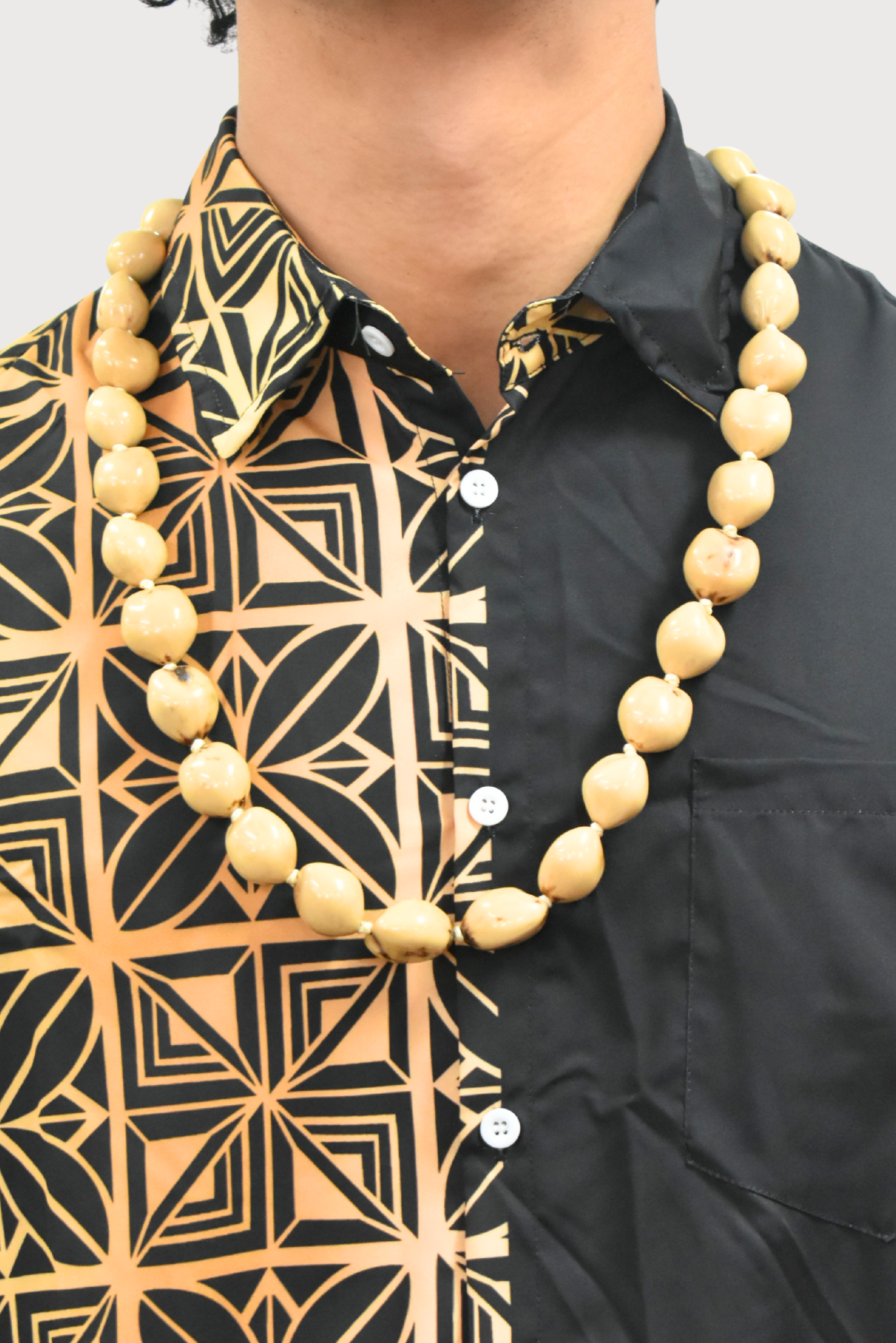 COCONUT SHELL NECKLACE MULTI-COLOUR