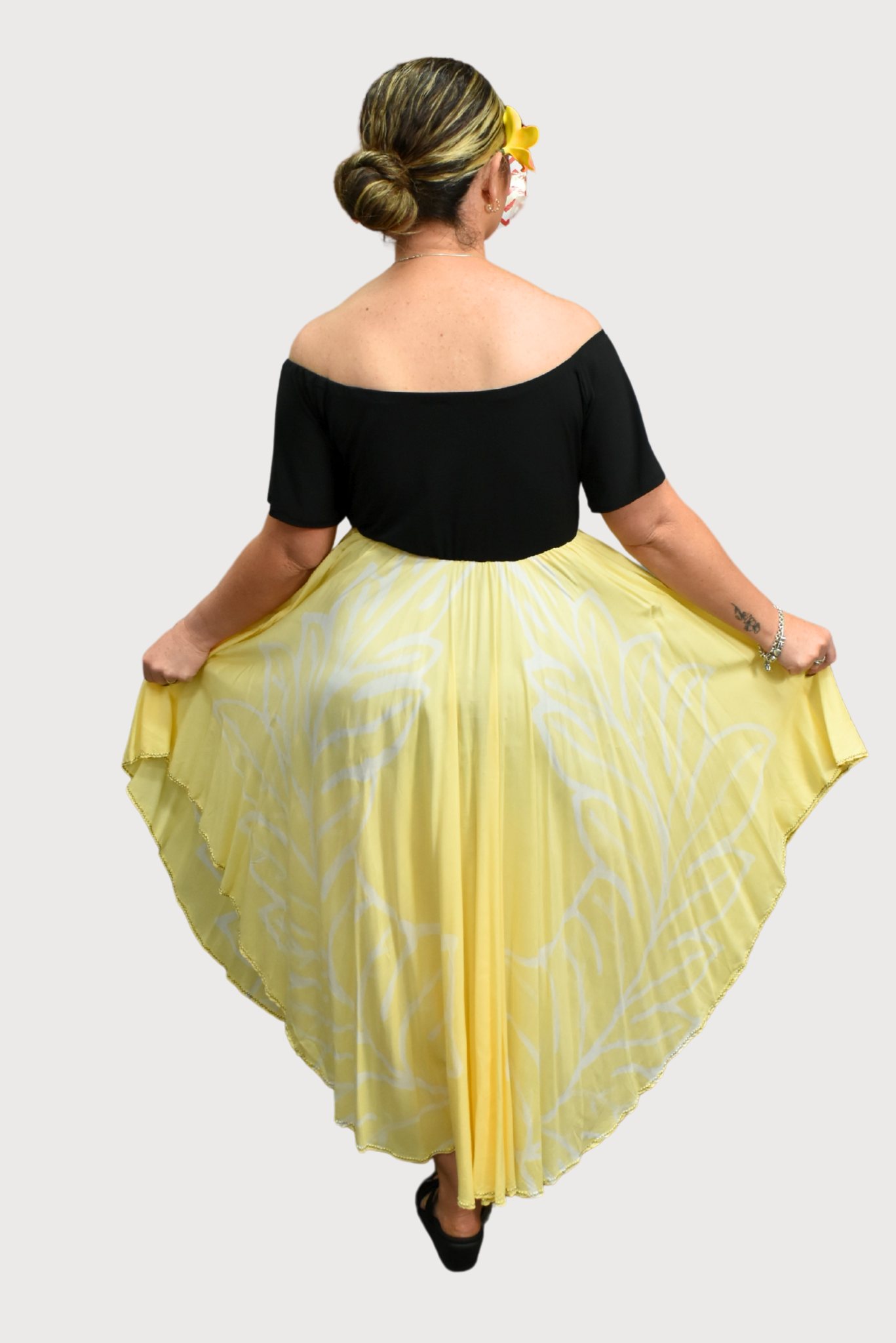 BLACK & YELLOW HIGH WAISTED DRESS - SIZE 14