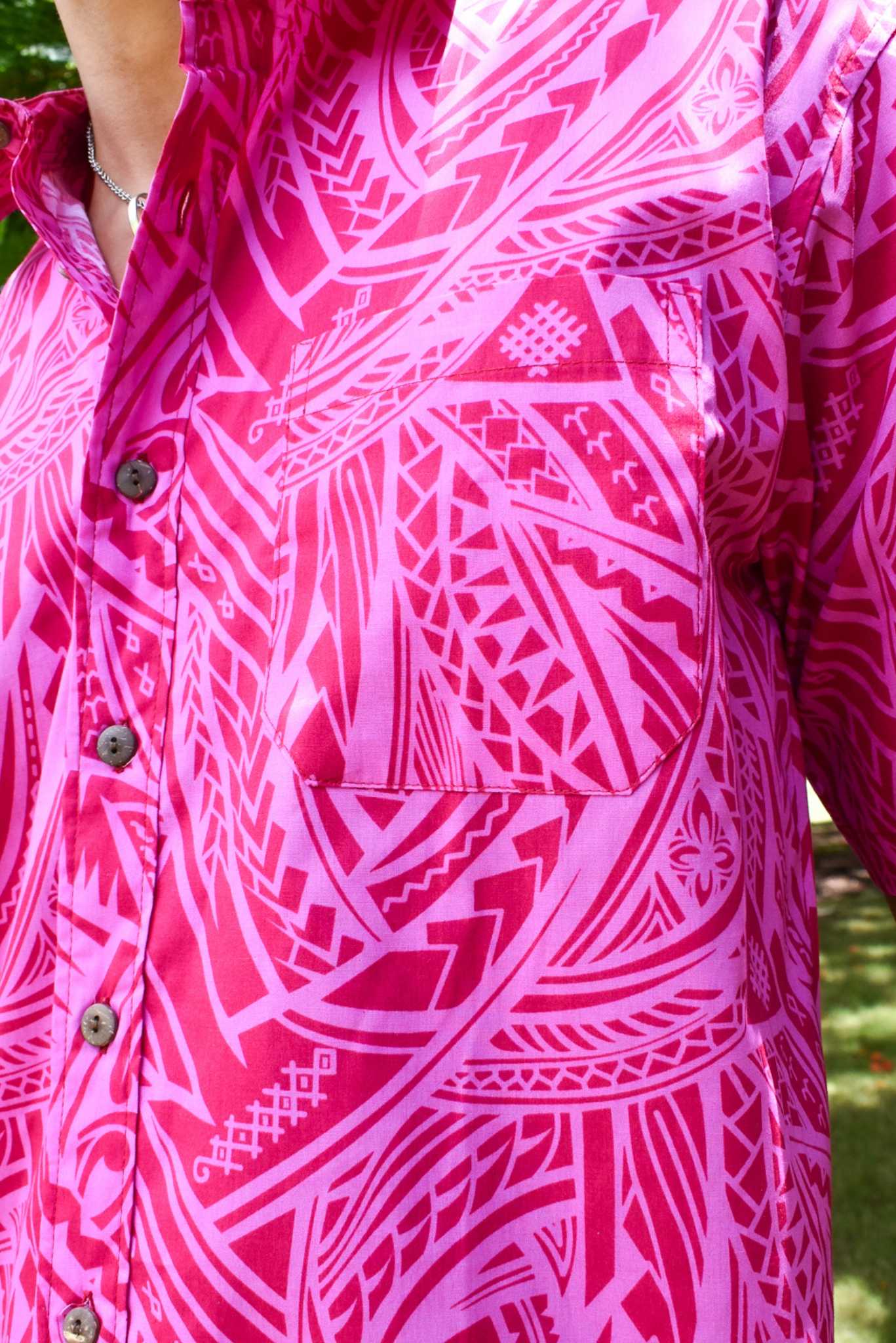 SIONE SHIRT - COLLARED BUTTON UP SHIRT - HOT PINK