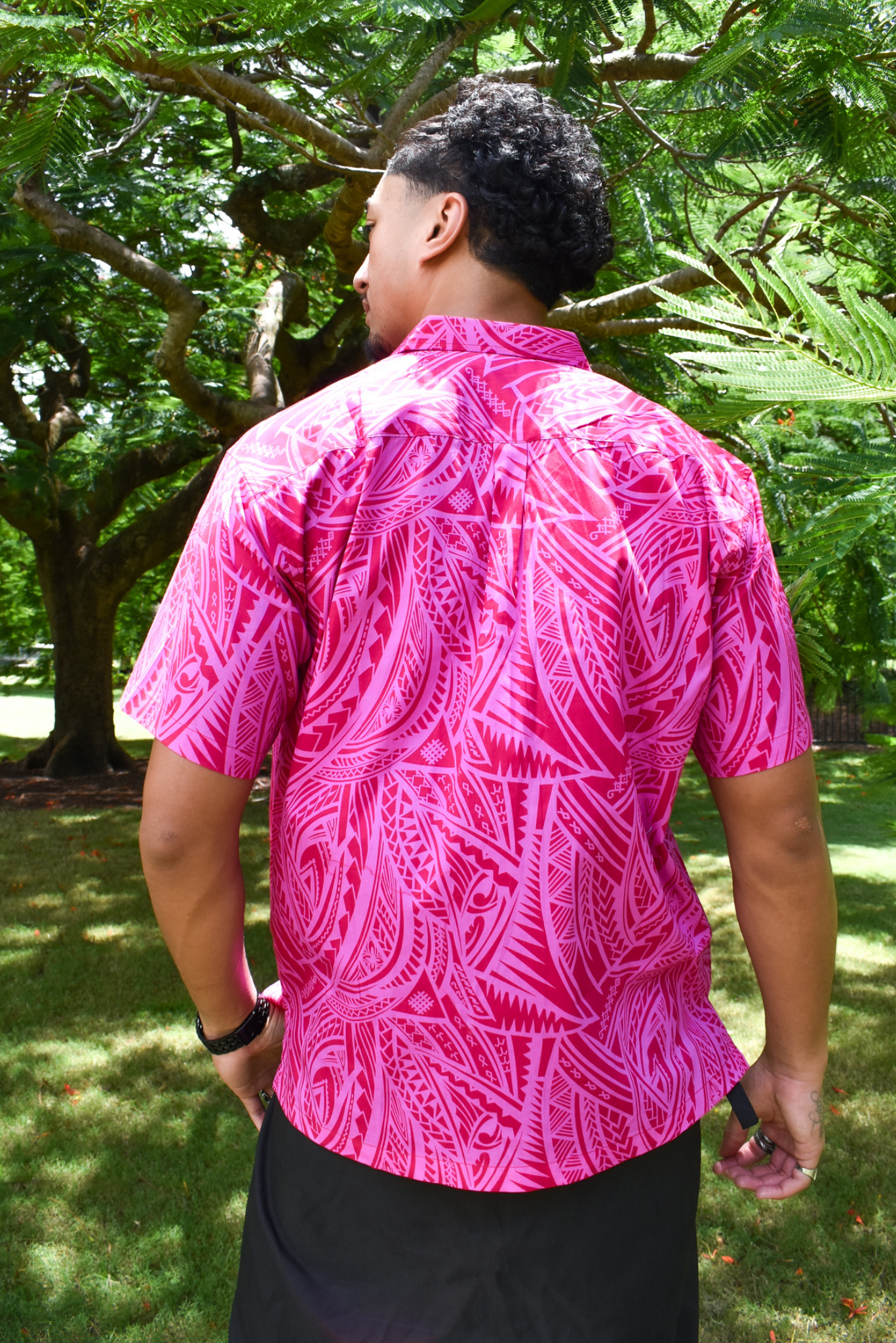 SIONE SHIRT - COLLARED BUTTON UP SHIRT - HOT PINK