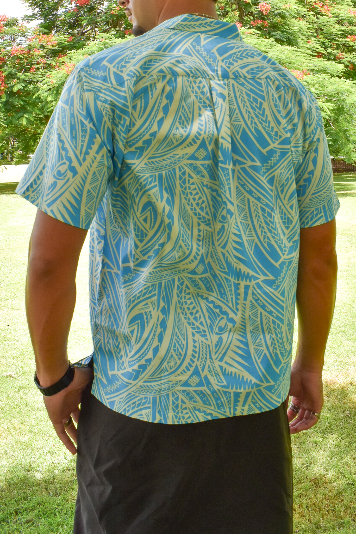 SIONE SHIRT - COLLARED BUTTON UP - LIGHT BLUE AND WHITE