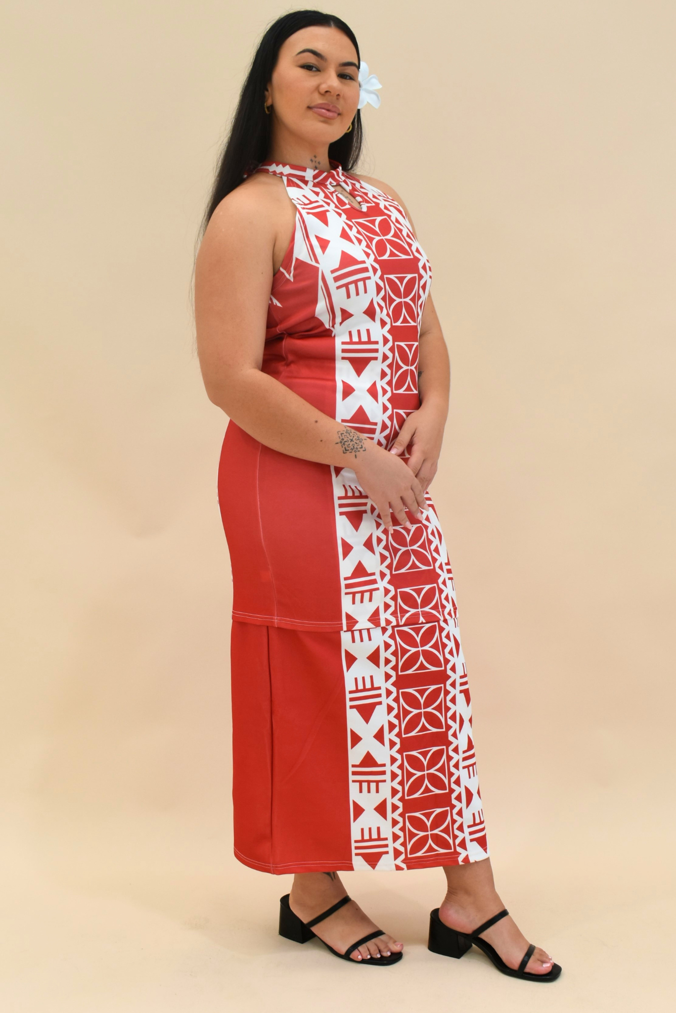 (PRE-ORDER) ELEI PULETASI - HALTER NECK PULETASI - TWO PIECE OUTFIT - MAROON & WHITE