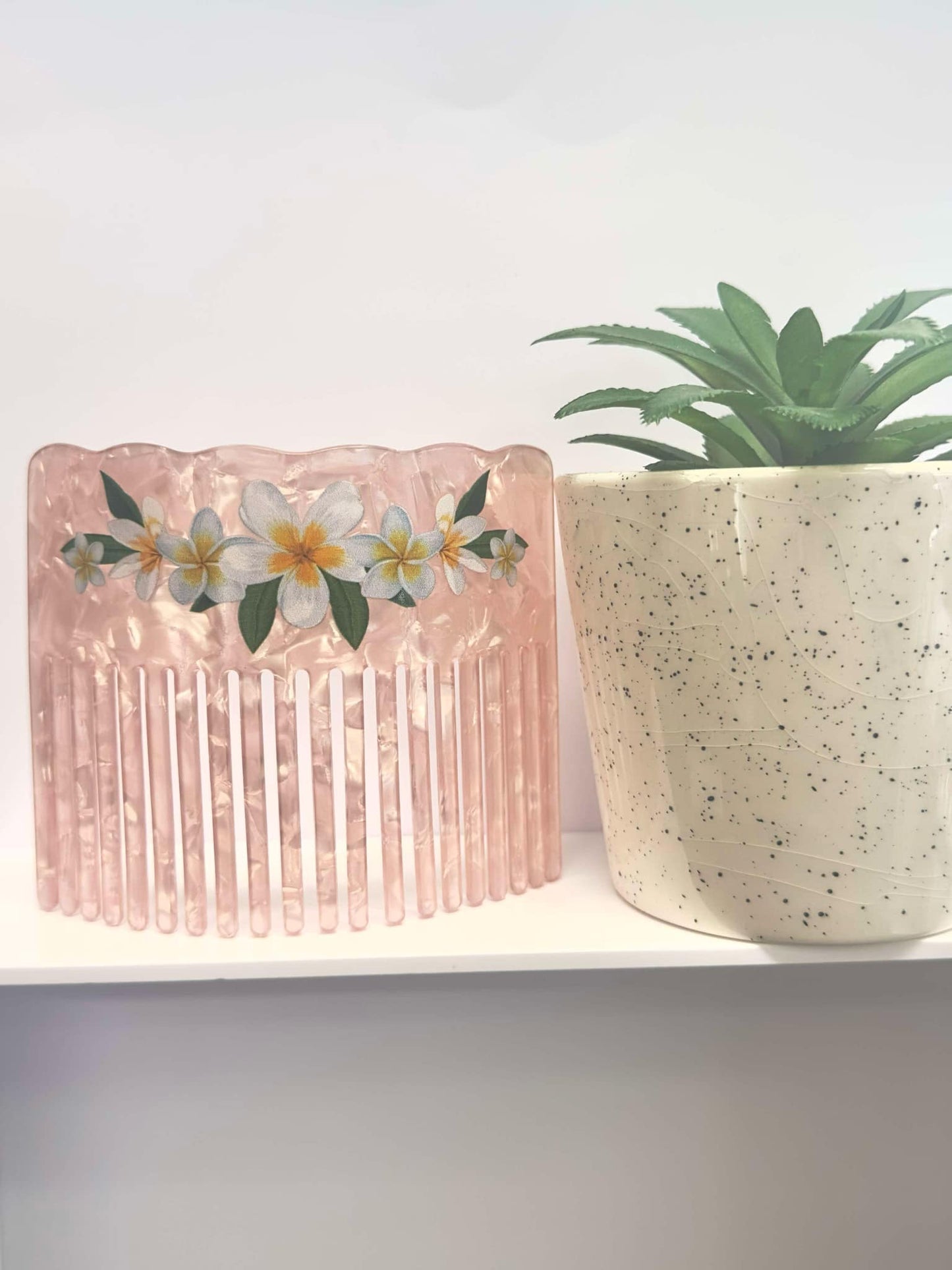 ACRYLIC HAIR COMB
