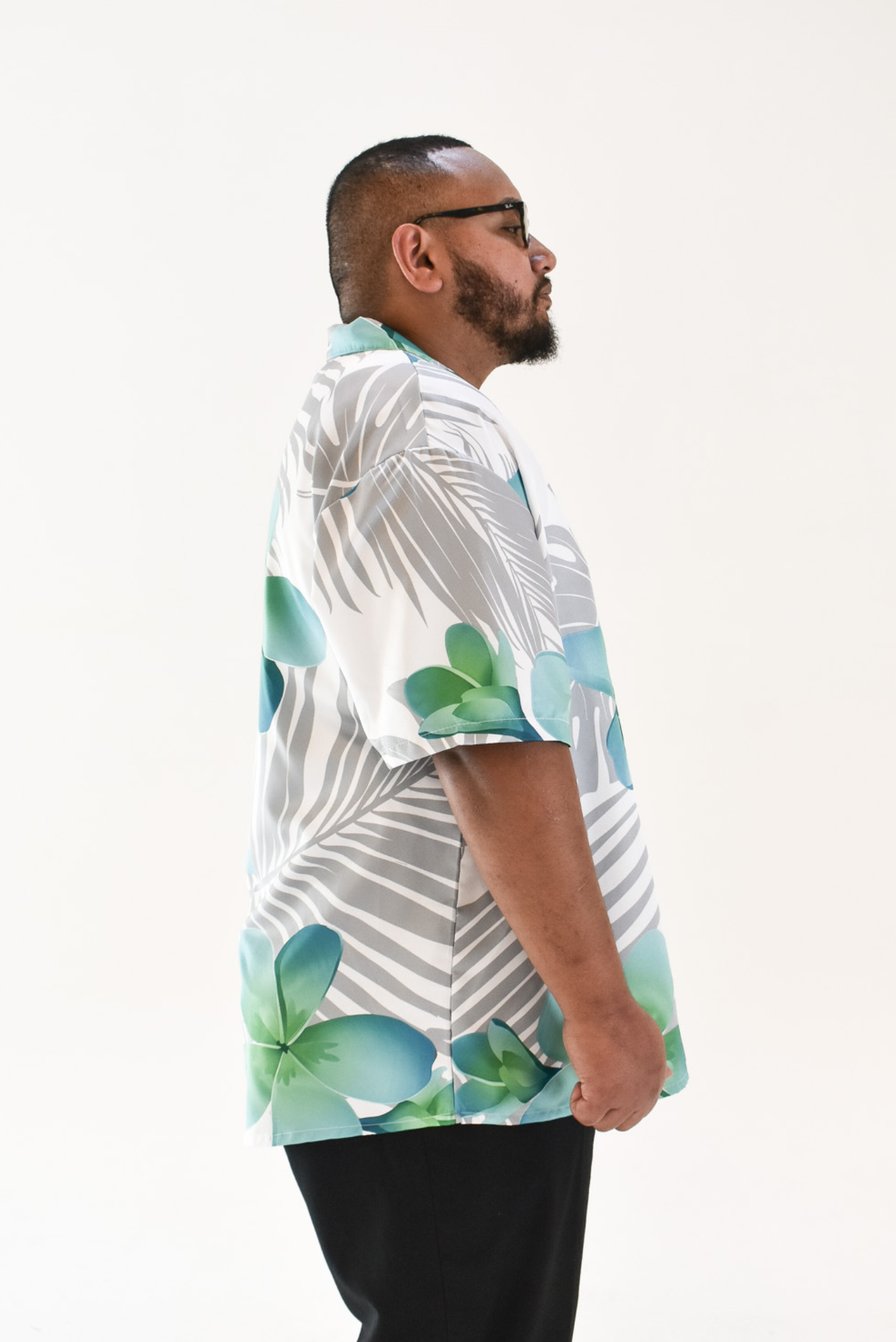 MALOSI SHIRT - COLLARED BUTTON UP SHIRT - WHITE & GREEN FLORAL PATTERN