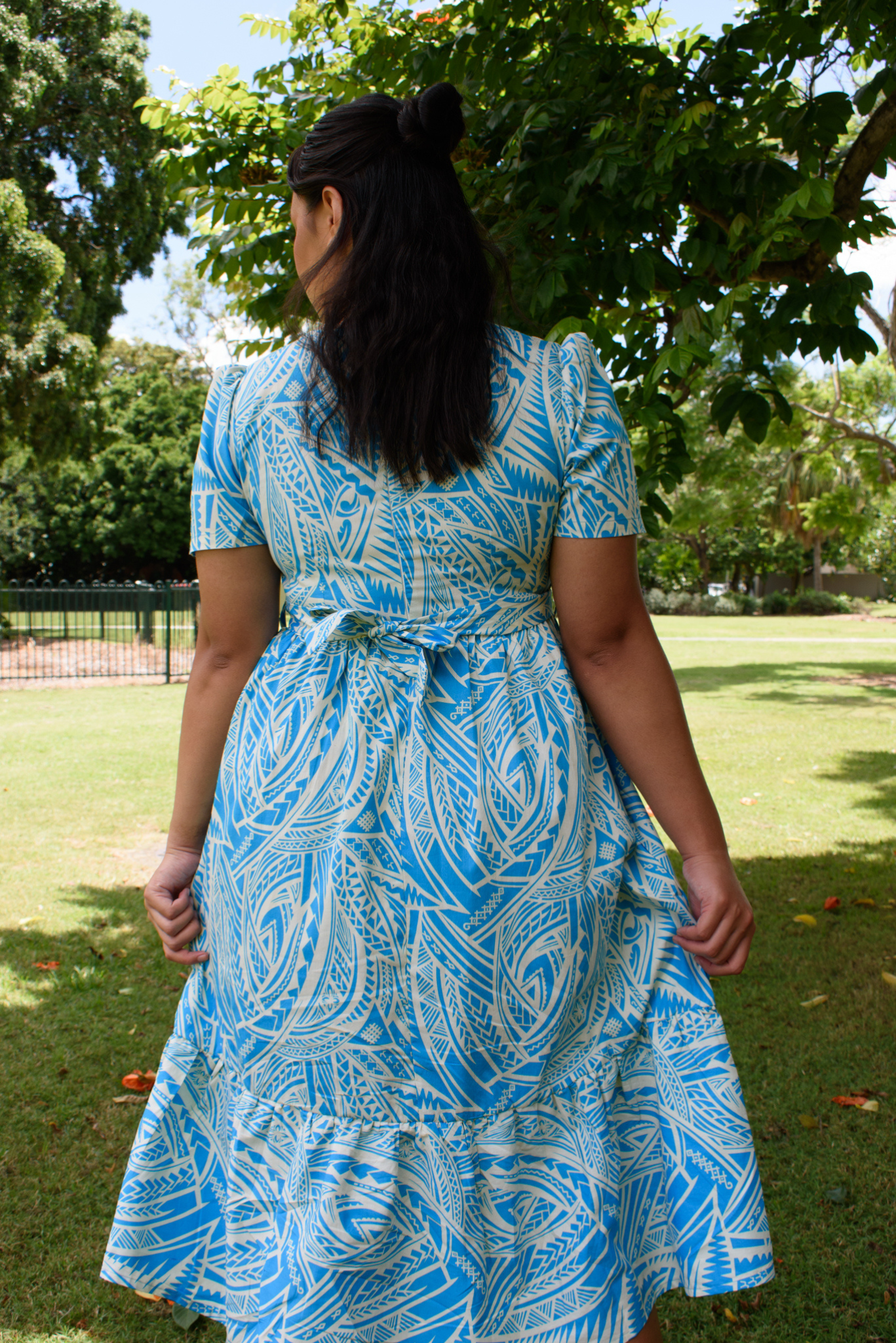 ANNA DRESS - V NECK MIDI LENGTH DRESS - LIGHT BLUE