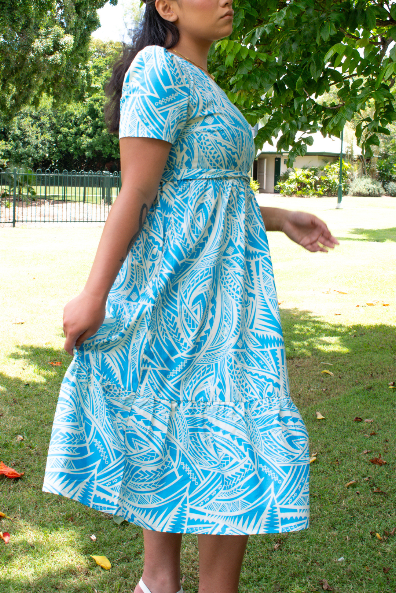 ANNA DRESS - V NECK MIDI LENGTH DRESS - LIGHT BLUE