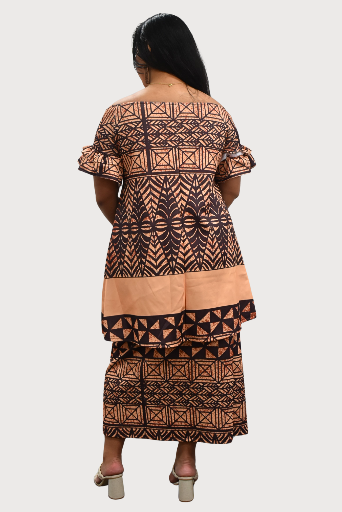 PULETASI - FLOWY FRILL SLEEVE TOP PULETASI - BROWN