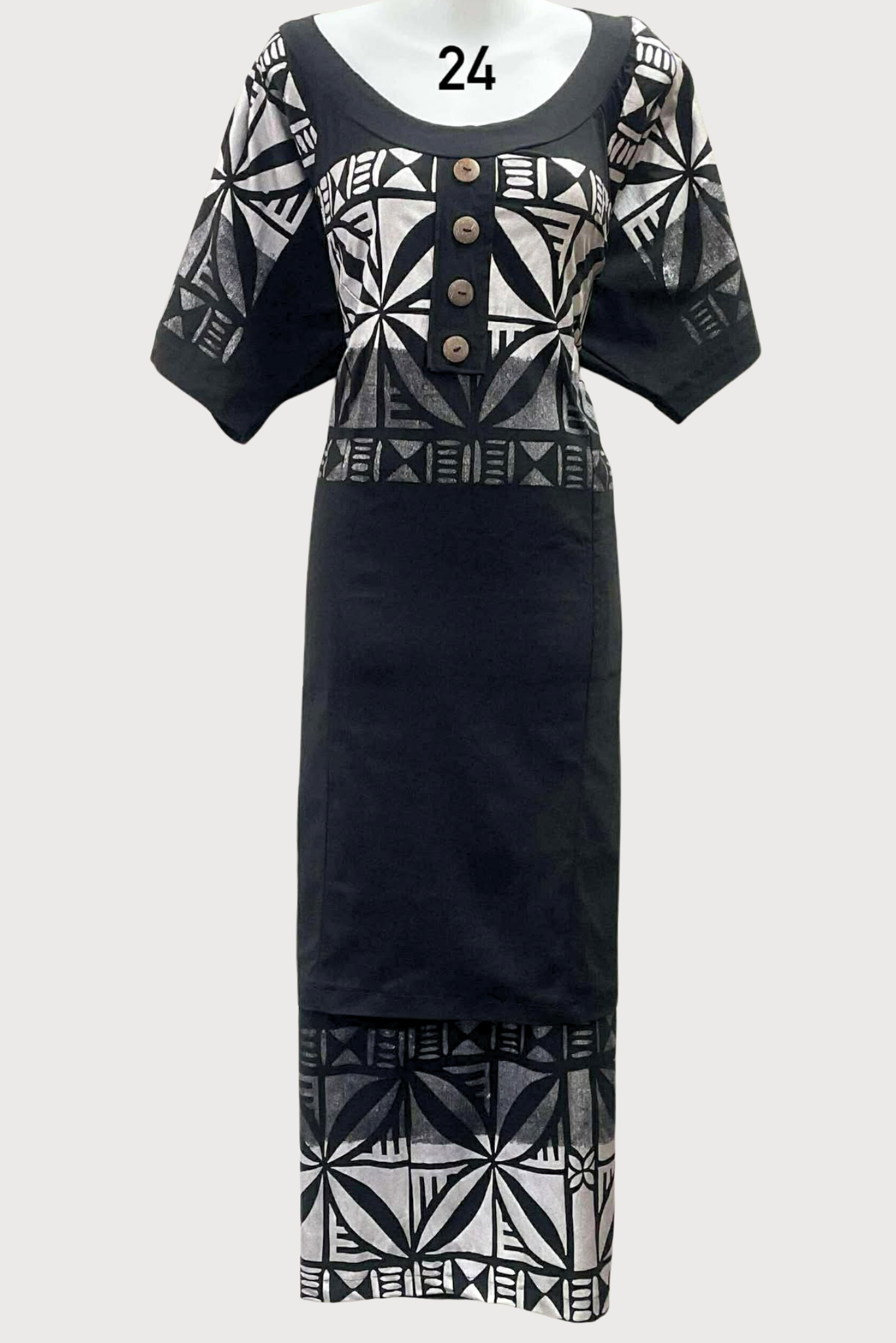 BLACK & WHITE PULETASI - SIZE 24
