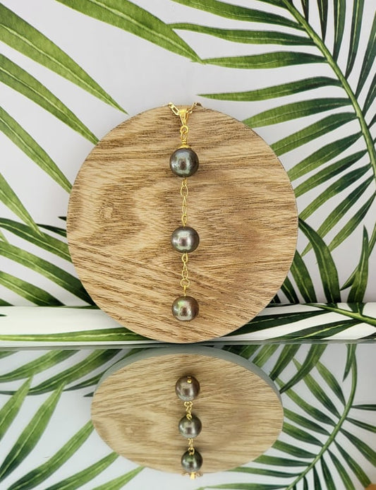 Tolualofa - 3 Tahitian pearl chained necklace