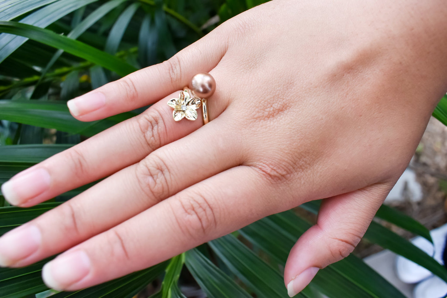 VAYLA - Plumeria Single Premium Shell Pearl Ring - MULTICOLOUR VARIETY - Adjustable