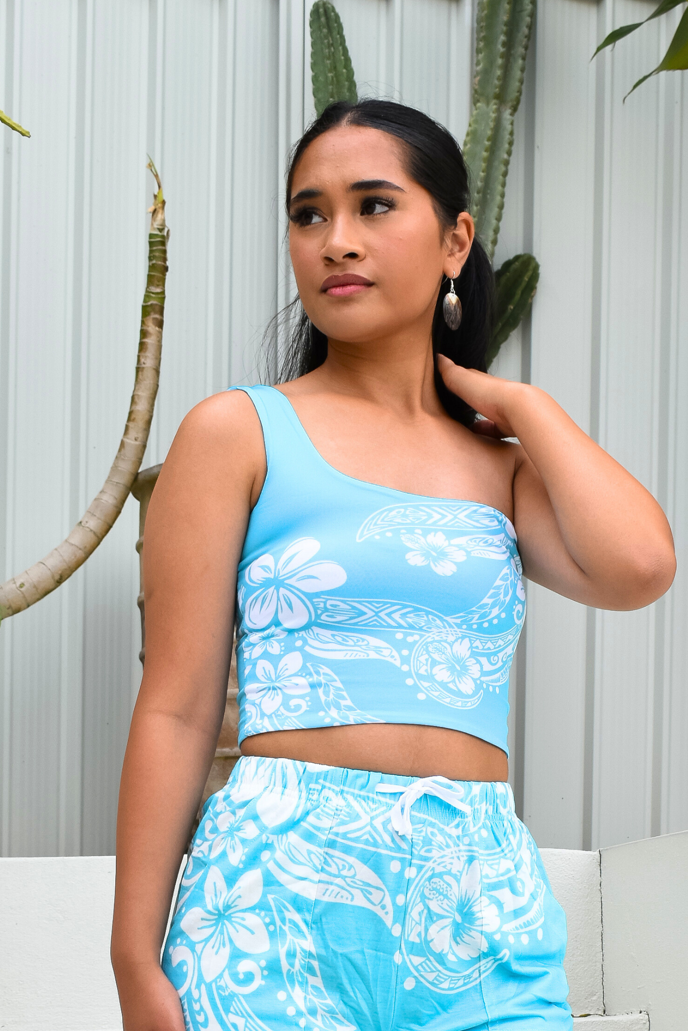 ELEIA TOP - ARCTIC LIGHT BLUE & WHITE - ONE SLEEVE CROP TOP