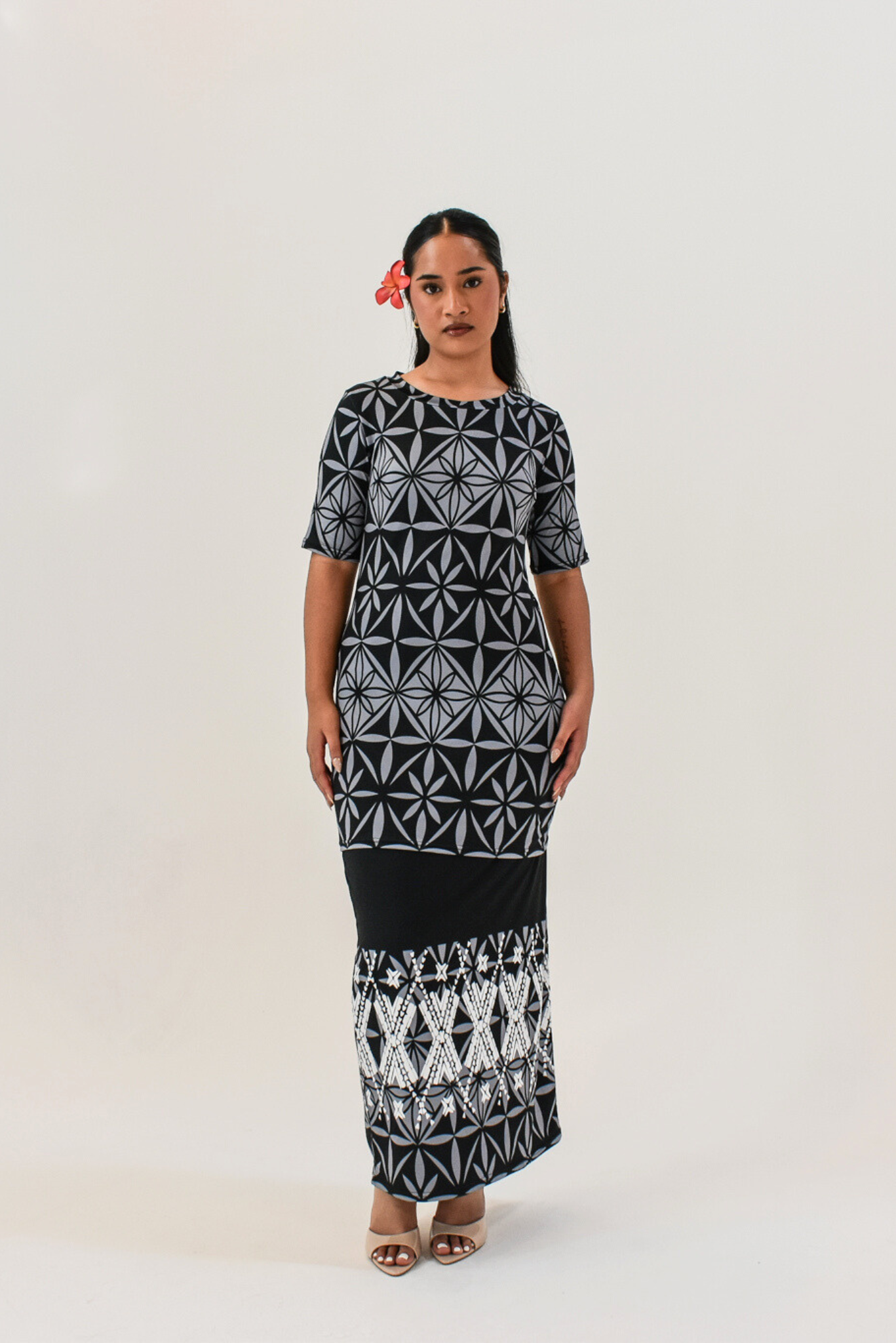 MONA PULETASI - TWO PIECE STYLE - BLACK & GREY