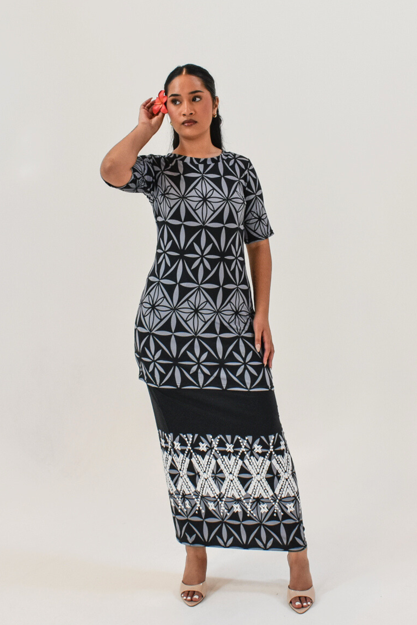 MONA PULETASI - TWO PIECE STYLE - BLACK & GREY