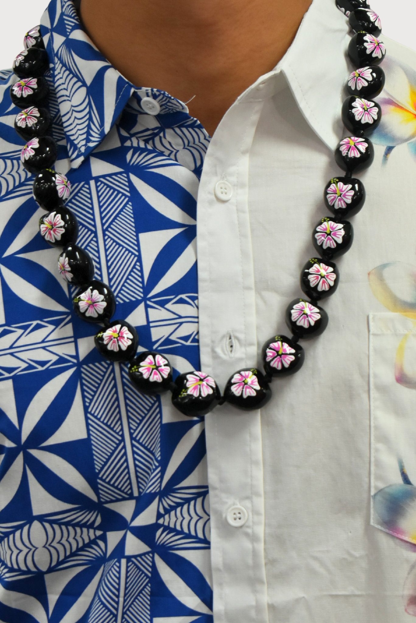 COCONUT SHELL NECKLACE MULTI-COLOUR