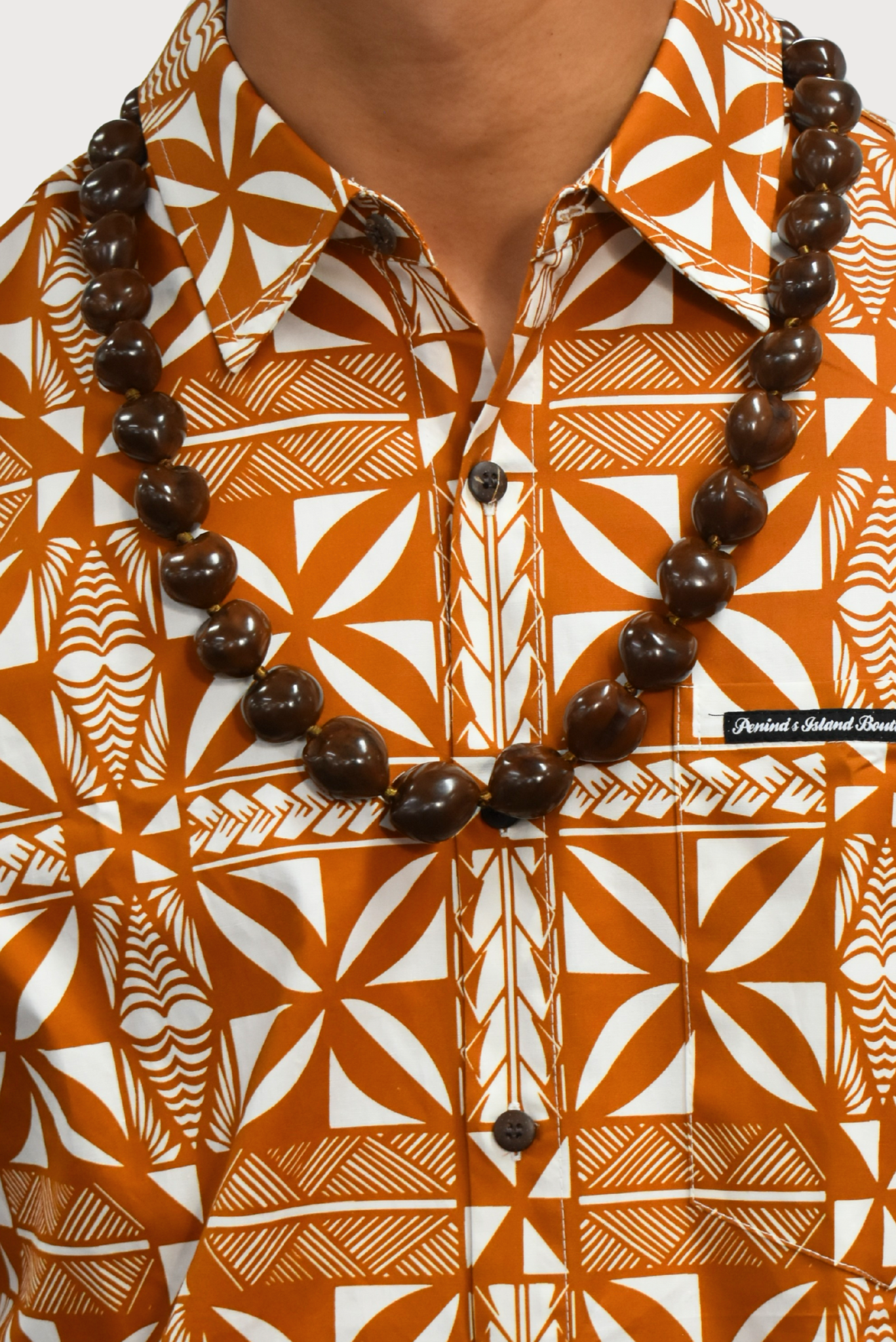 COCONUT SHELL NECKLACE MULTI-COLOUR