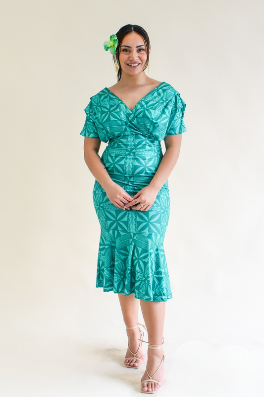 (PRE-ORDER) LARA DRESS - V NECK RUCHED MIDI DRESS - GREEN - PREORDER