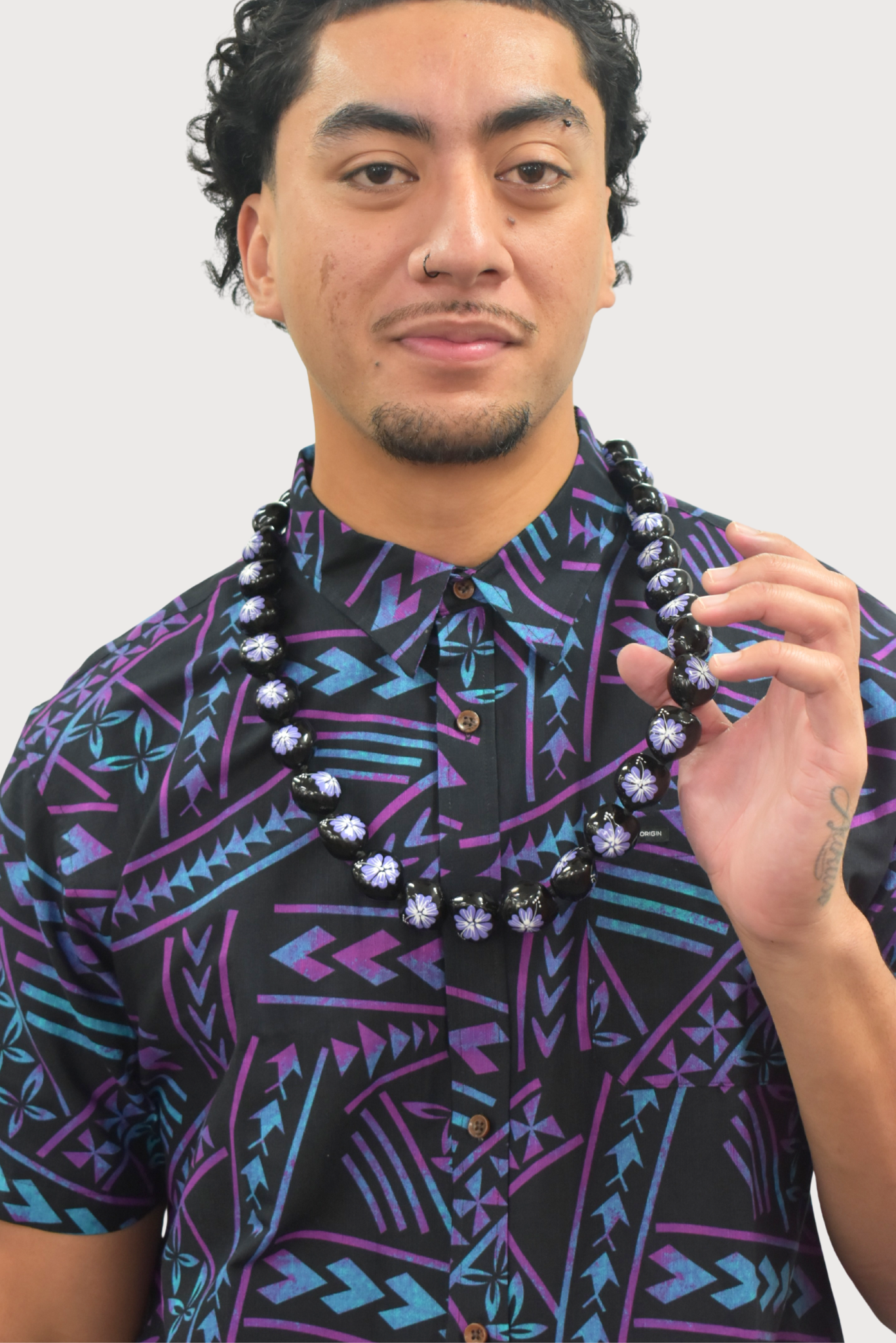 COCONUT SHELL NECKLACE MULTI-COLOUR