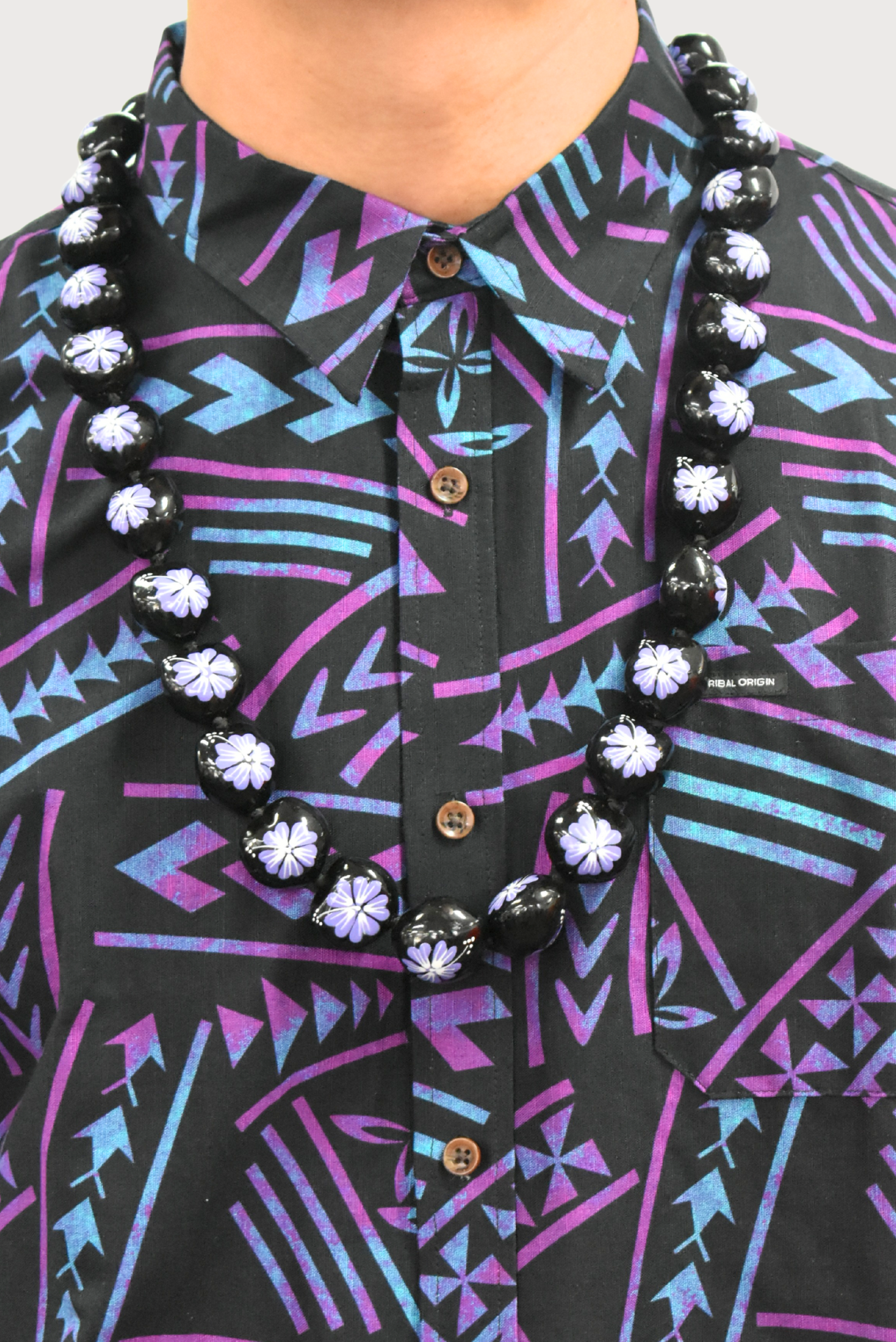 COCONUT SHELL NECKLACE MULTI-COLOUR