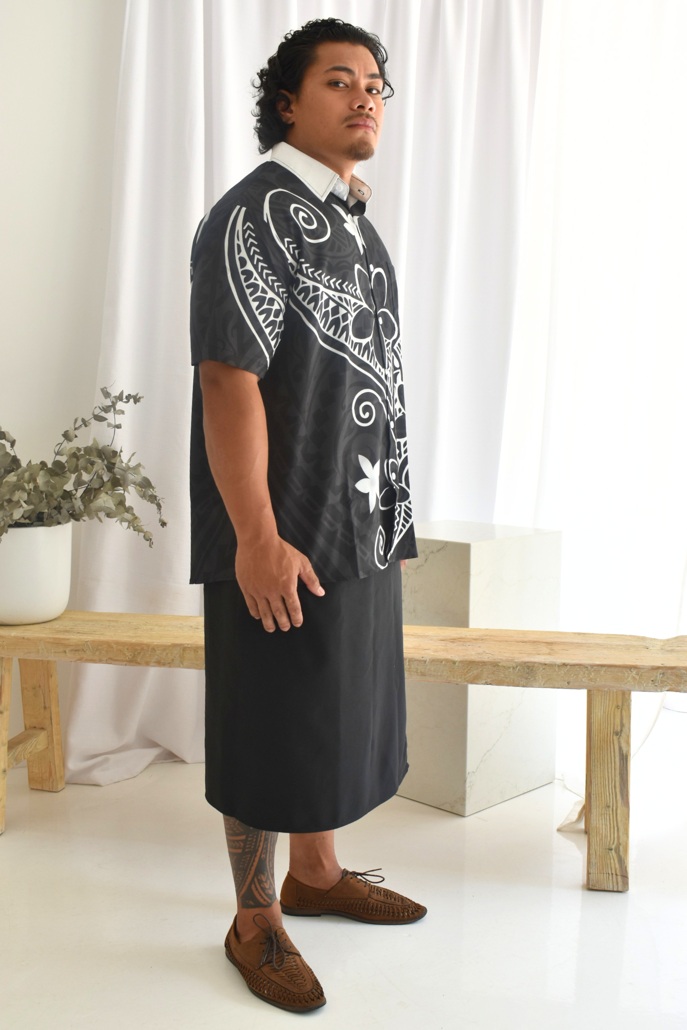 NOIR SHIRT - COLLARED BUTTON UP SHIRT - BLACK & WHITE
