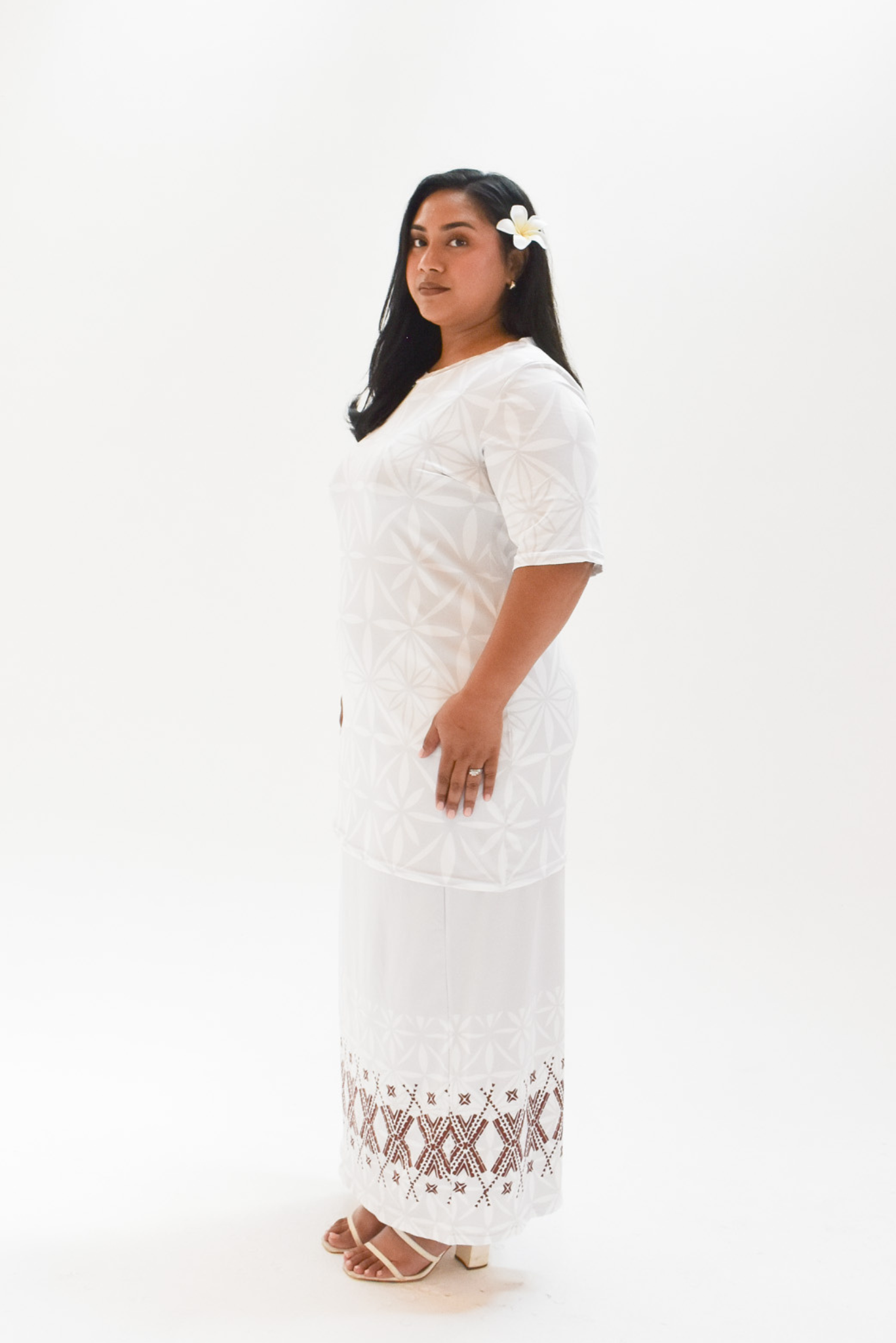 MONA PULETASI  - WHITE MELANESIAN PATTERN