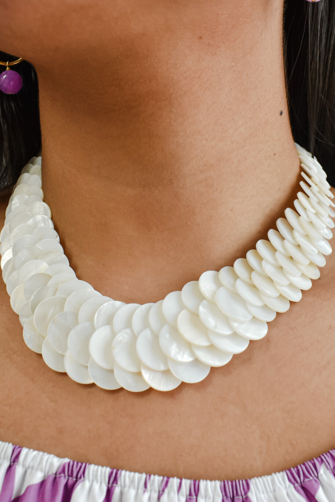 WHITE SHELL CHOKER NECKLACE
