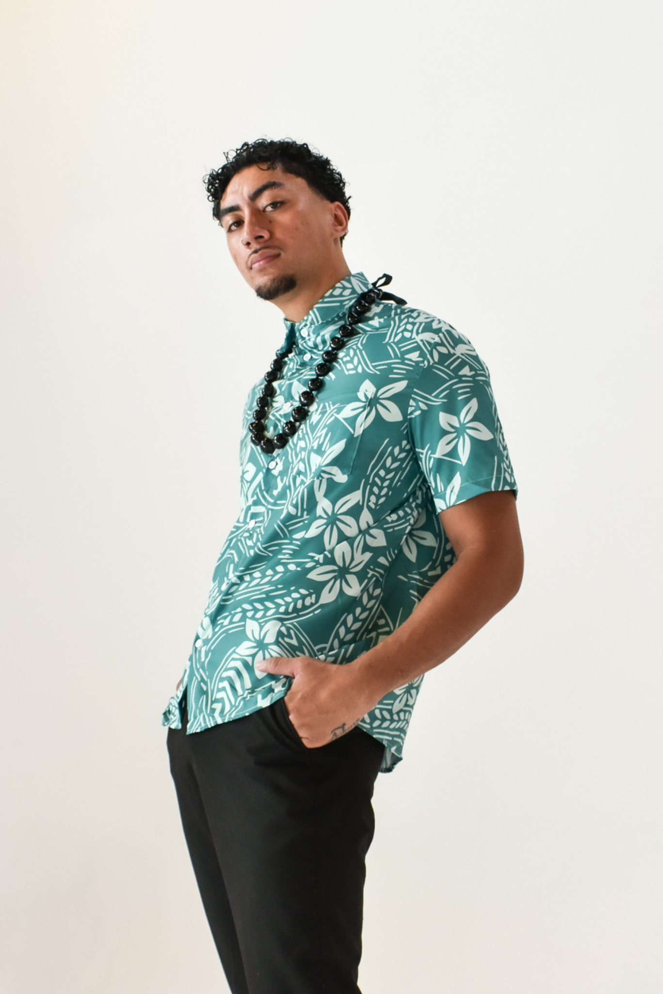 SIAKI SHIRT - MENS COLLARED SHIRT - GREEN