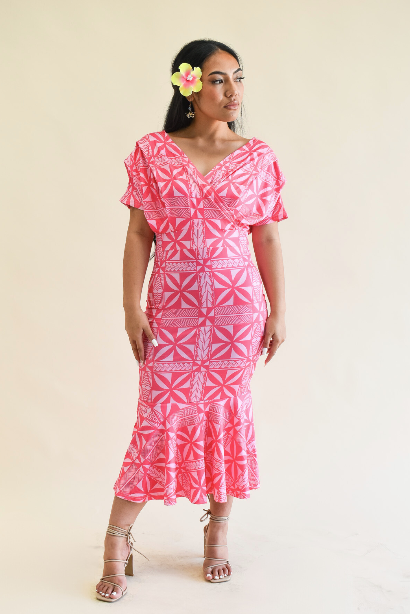 (PRE-ORDER) LARA DRESS - V NECK RUCHED MIDI DRESS - PINK