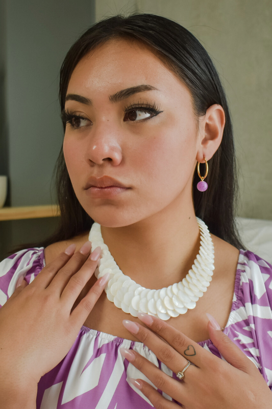 WHITE SHELL CHOKER NECKLACE