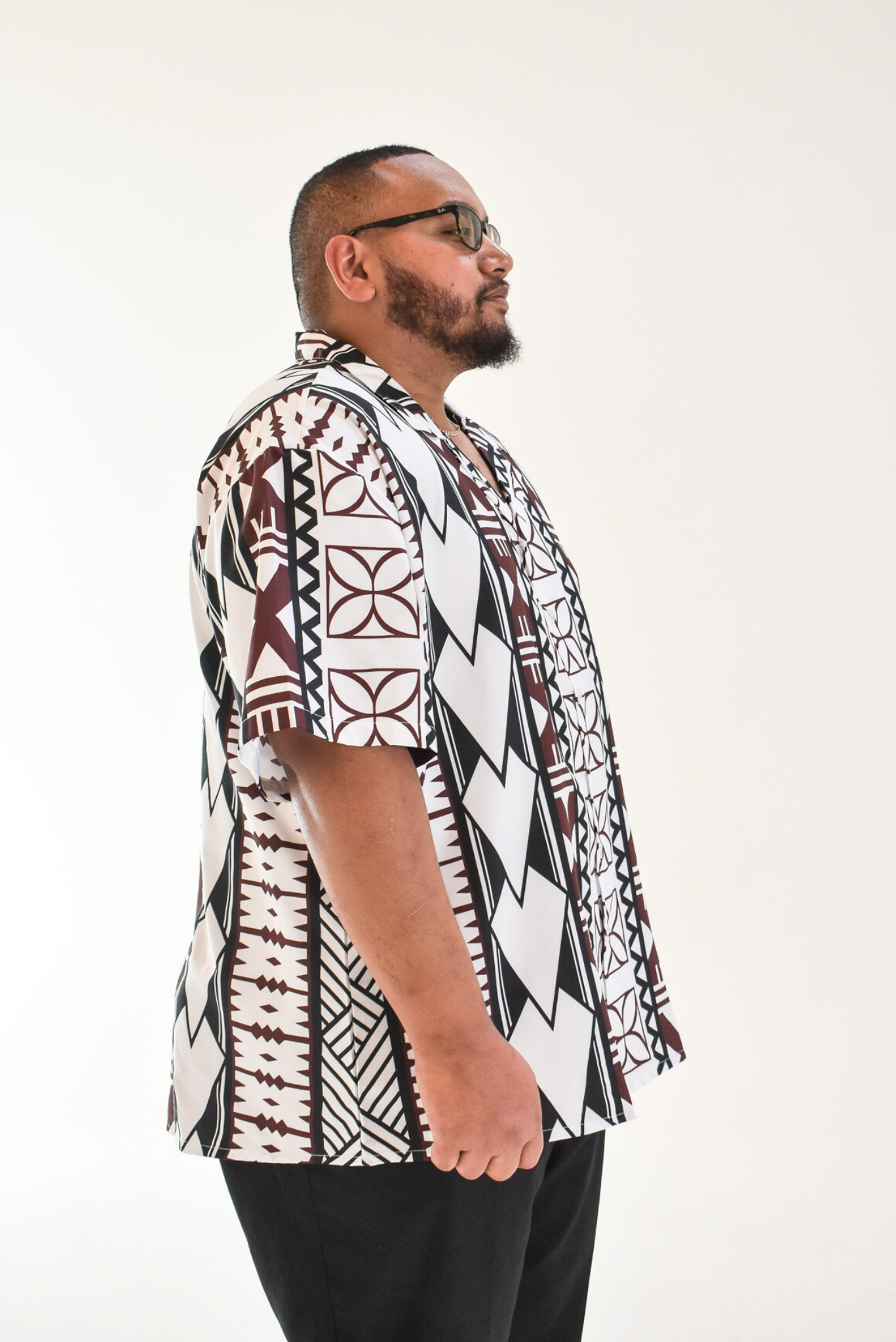 KEOLA SHIRT - COLLARED BUTTON UP SHIRT - WHITE MELANESIAN PATTERN