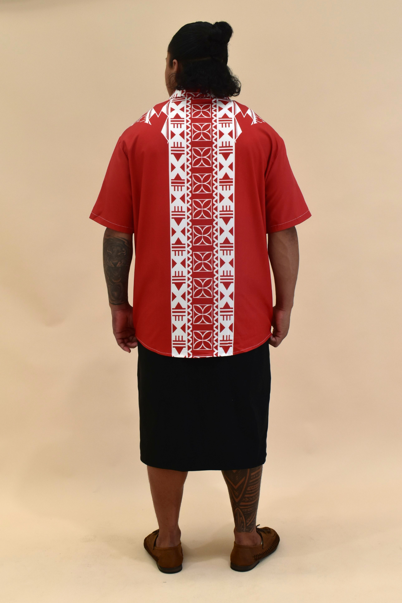 (PRE-ORDER) COLLARED BUTTON UP SHIRT - MAROON & WHITE MELANESIAN PATTERN