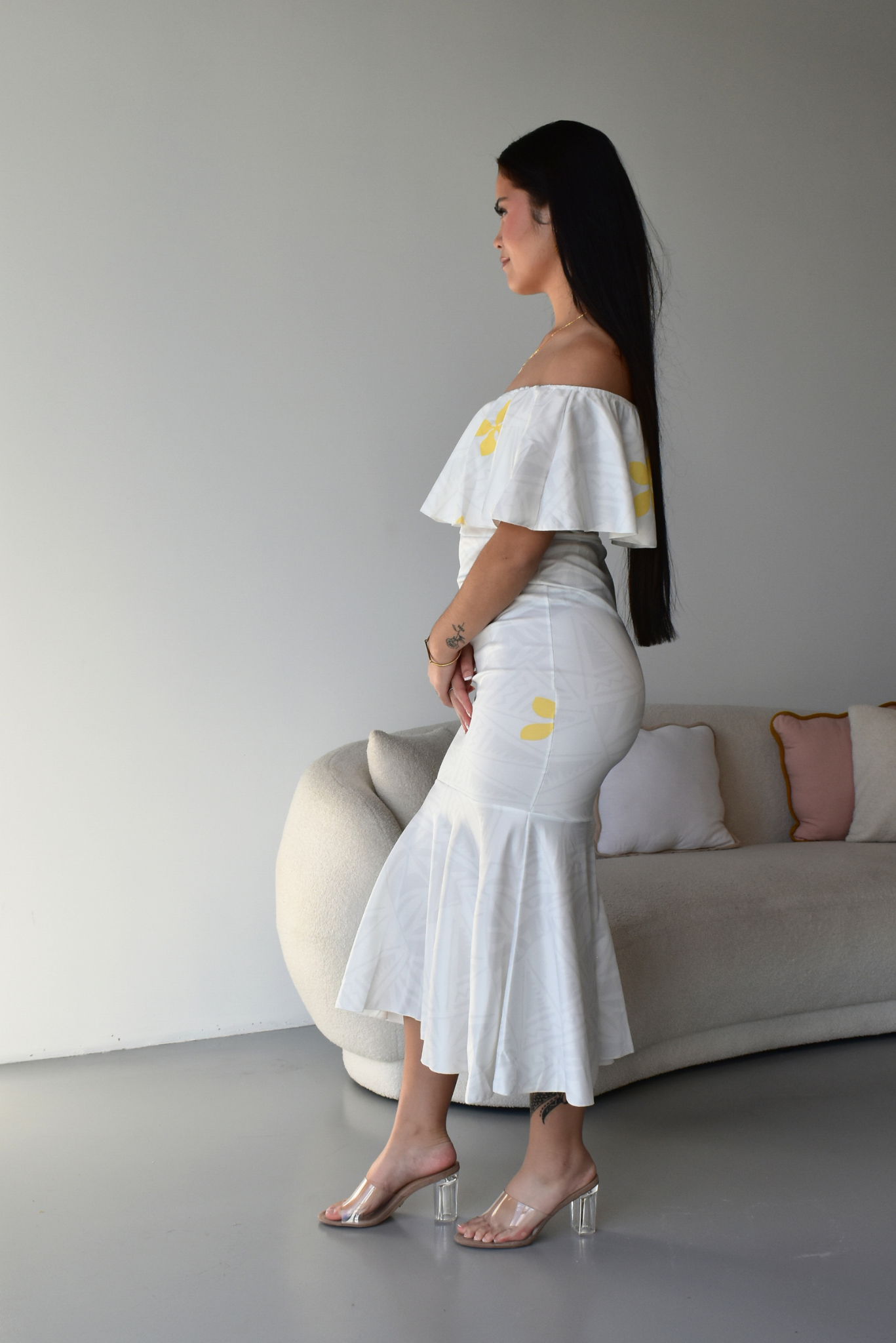 MINI TIARE - OFF SHOULDER FRILL DRESS - GOLD & WHITE
