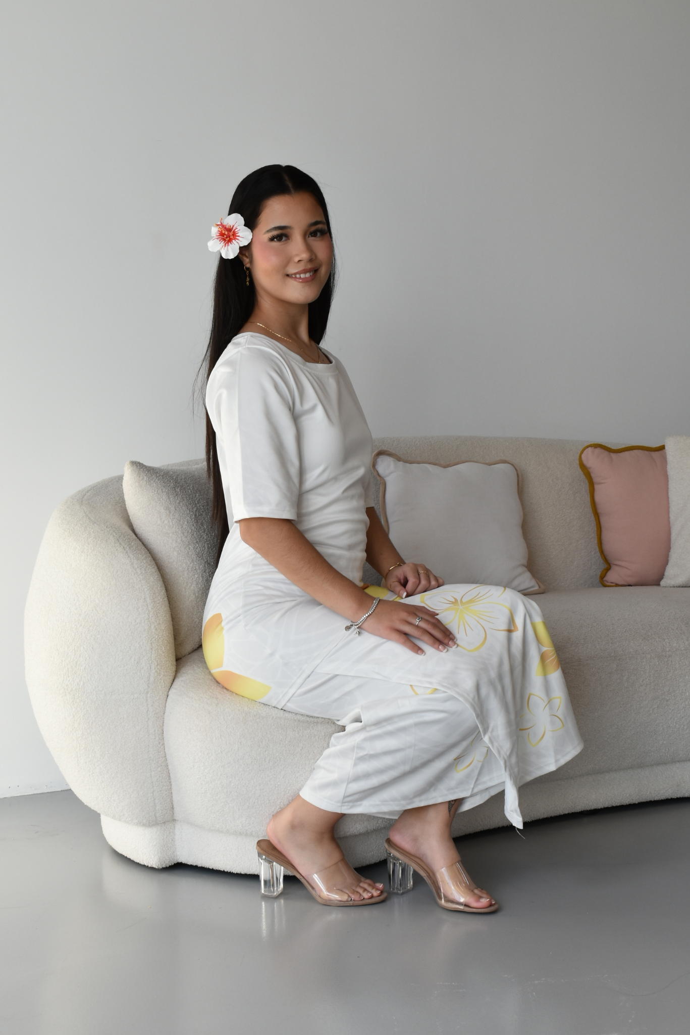 (PRE-ORDER) GOLD TIARE - ROUND NECK PULETASI - TWO PIECE - GOLD & WHITE