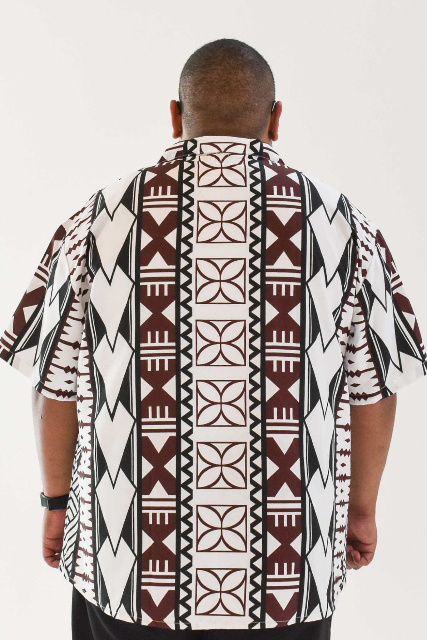KEOLA SHIRT - COLLARED BUTTON UP SHIRT - WHITE MELANESIAN PATTERN