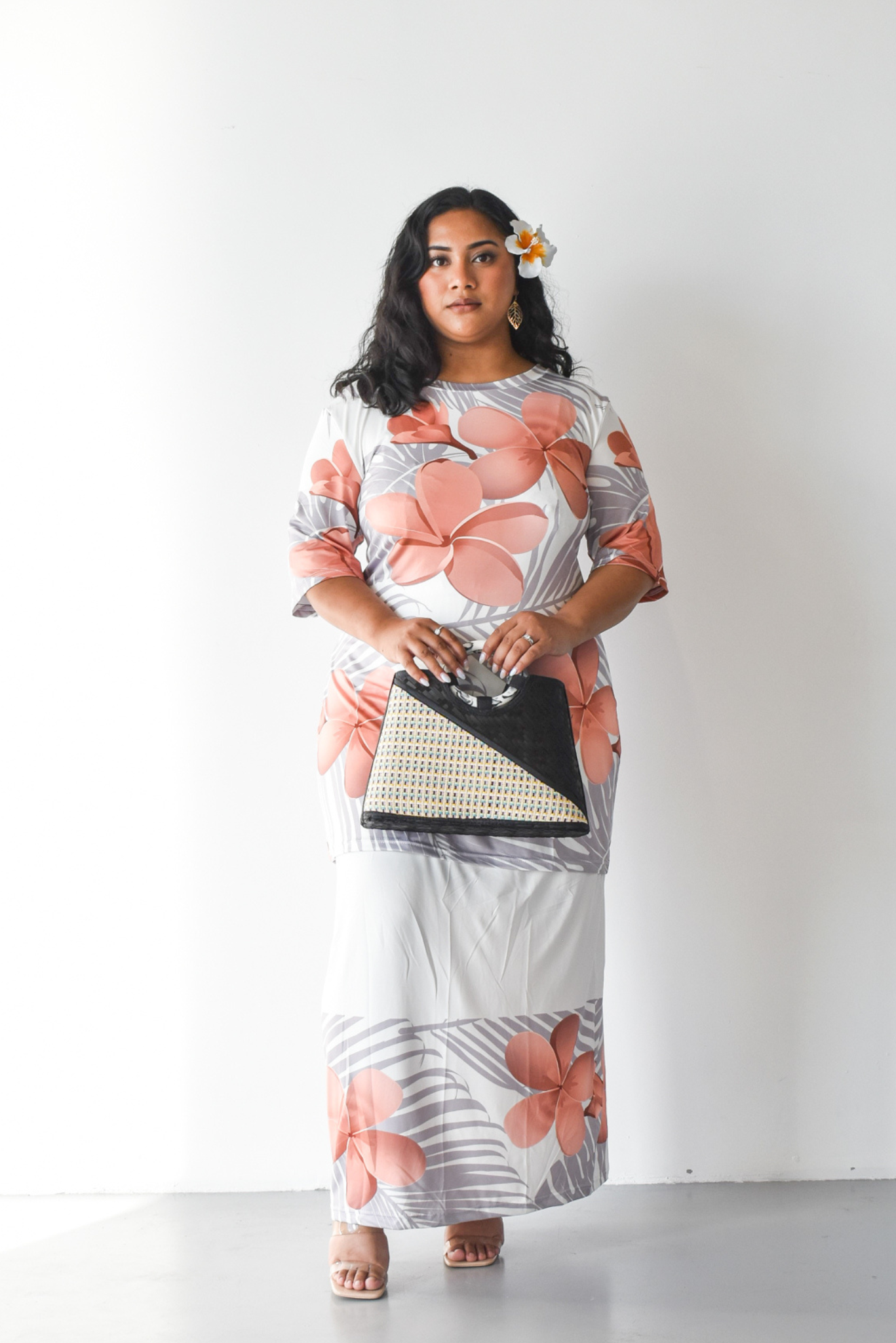 MONAH PULETASI - WHITE & BROWN
