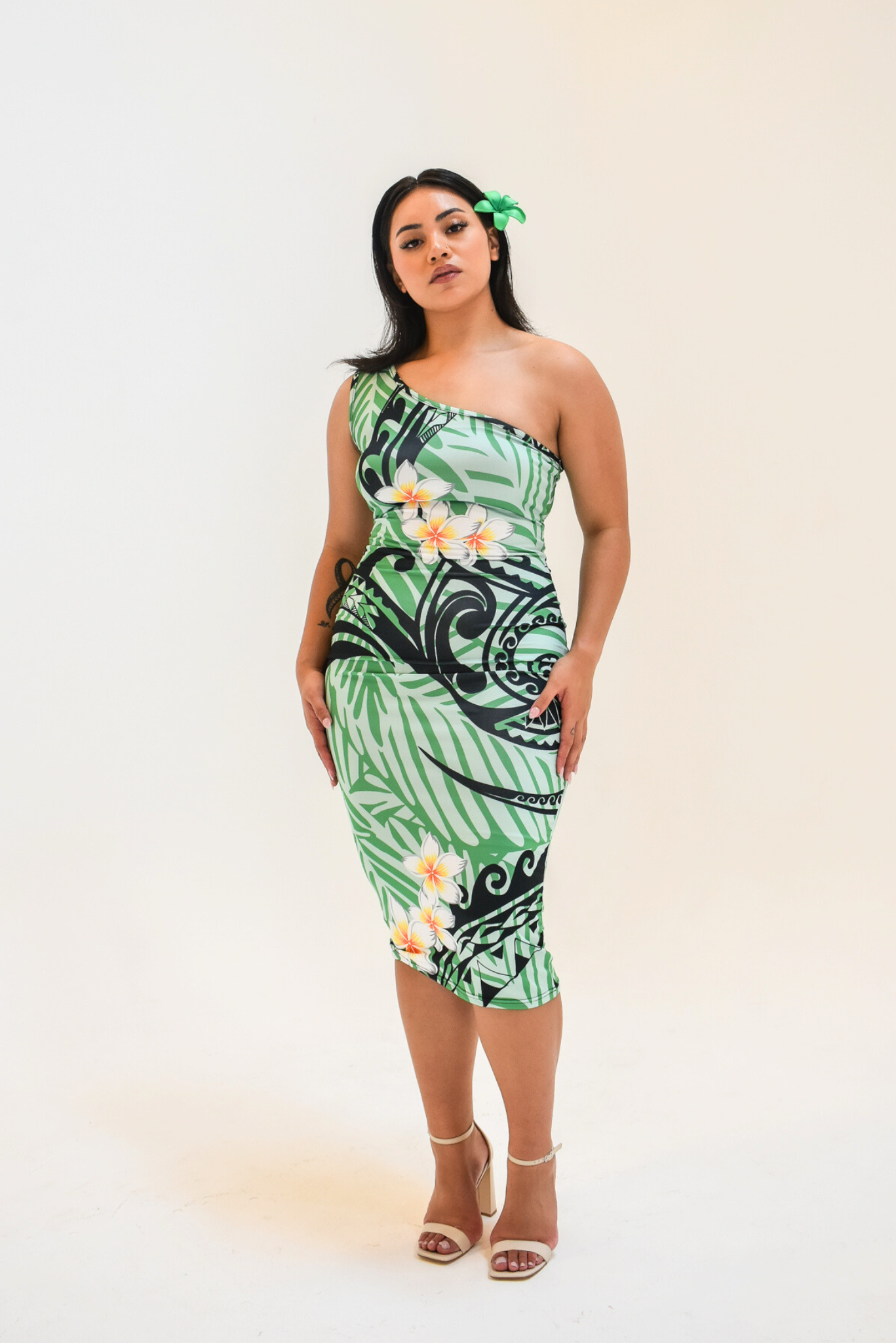 DAVINA DRESS - ONE SLEEVE MIDI LENGTH - GREEN & BLACK
