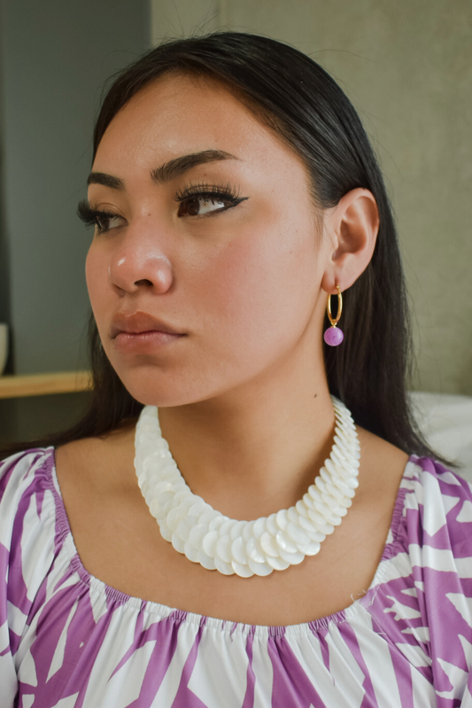 WHITE SHELL CHOKER NECKLACE