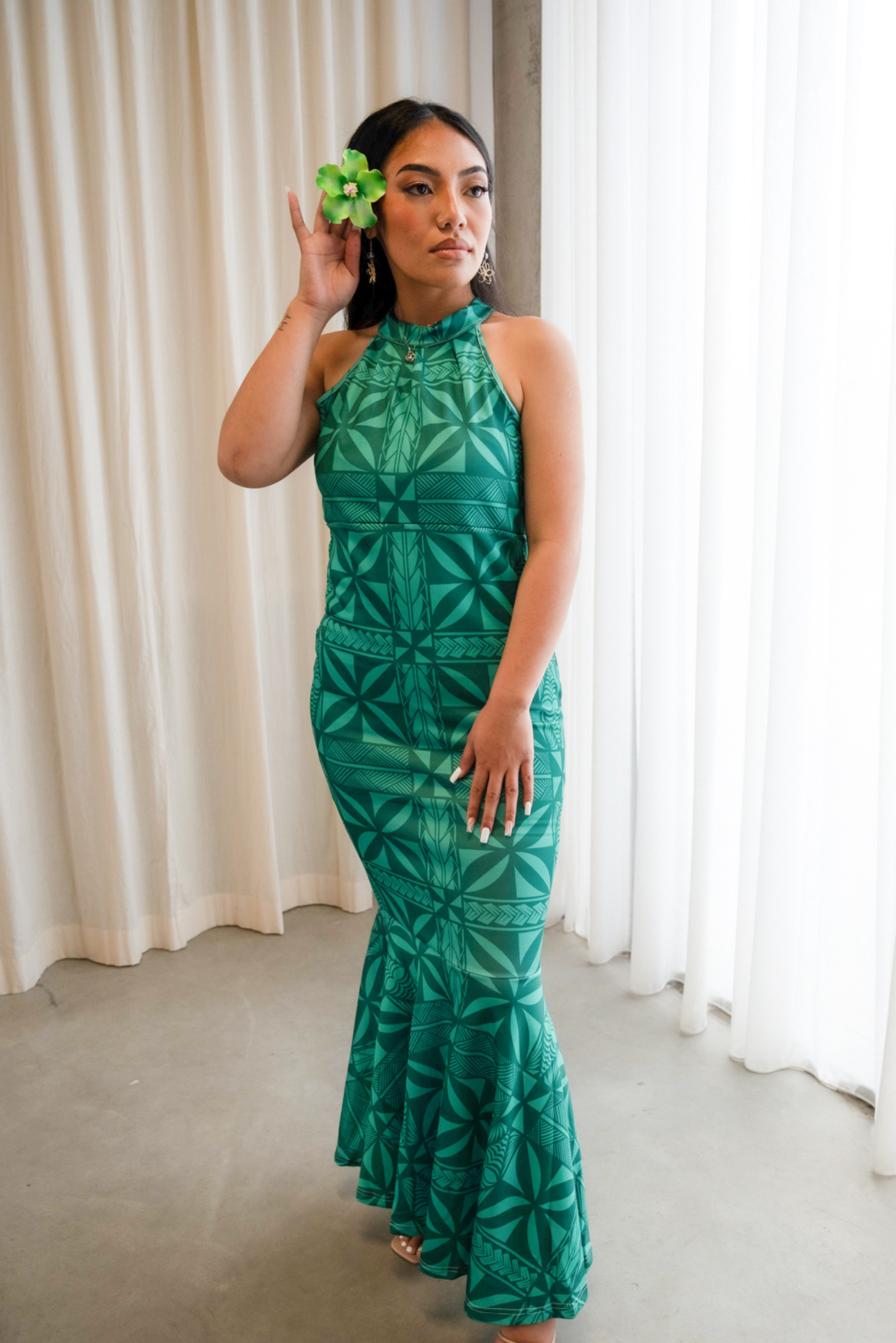 (PRE-ORDER) MATIE DRESS - HALTER NECK FLARE MAXI DRESS - JEWEL GREEN