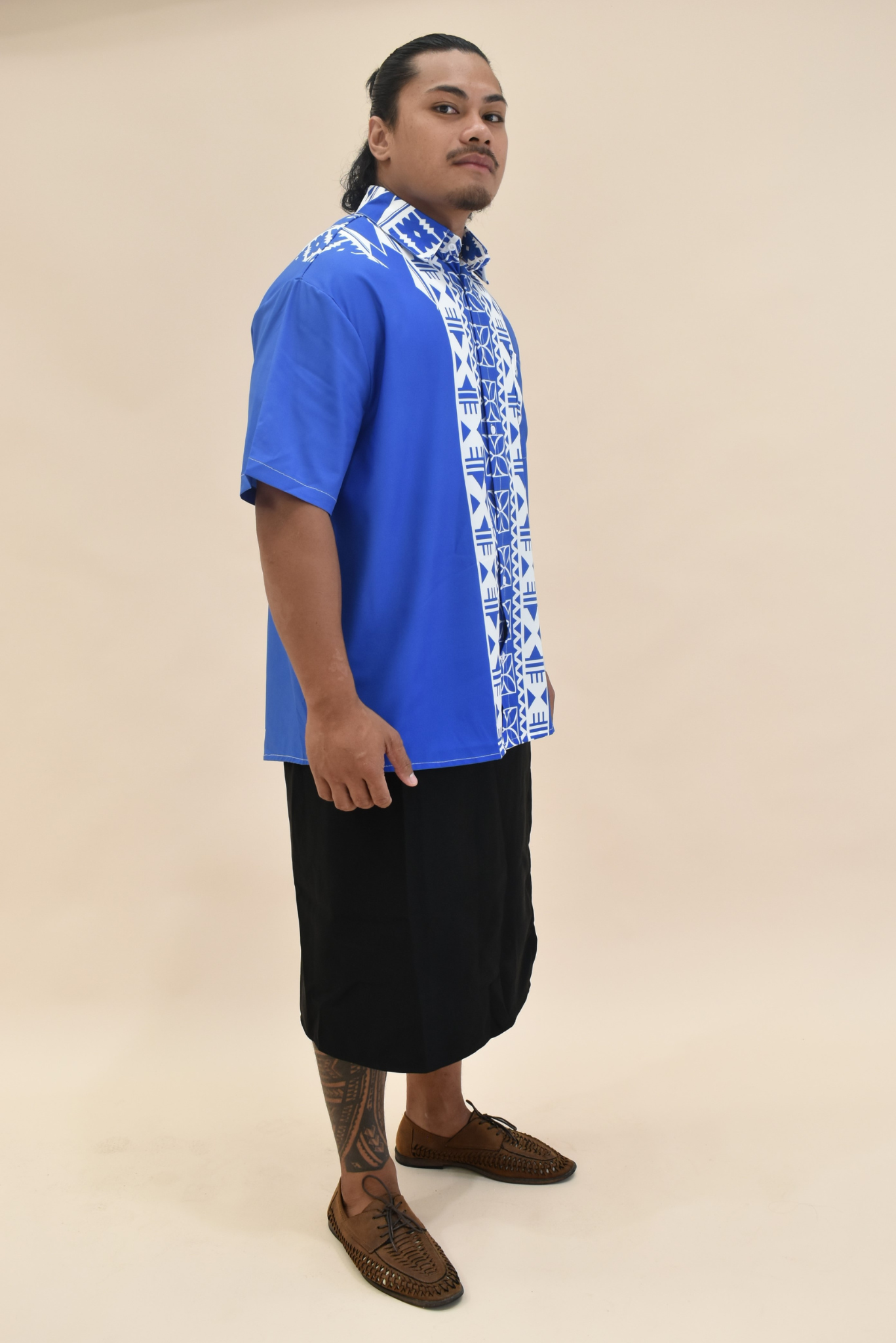 (PRE-ORDER) COLLARED BUTTON UP SHIRT - BLUE & WHITE MELANESIAN PATTERN