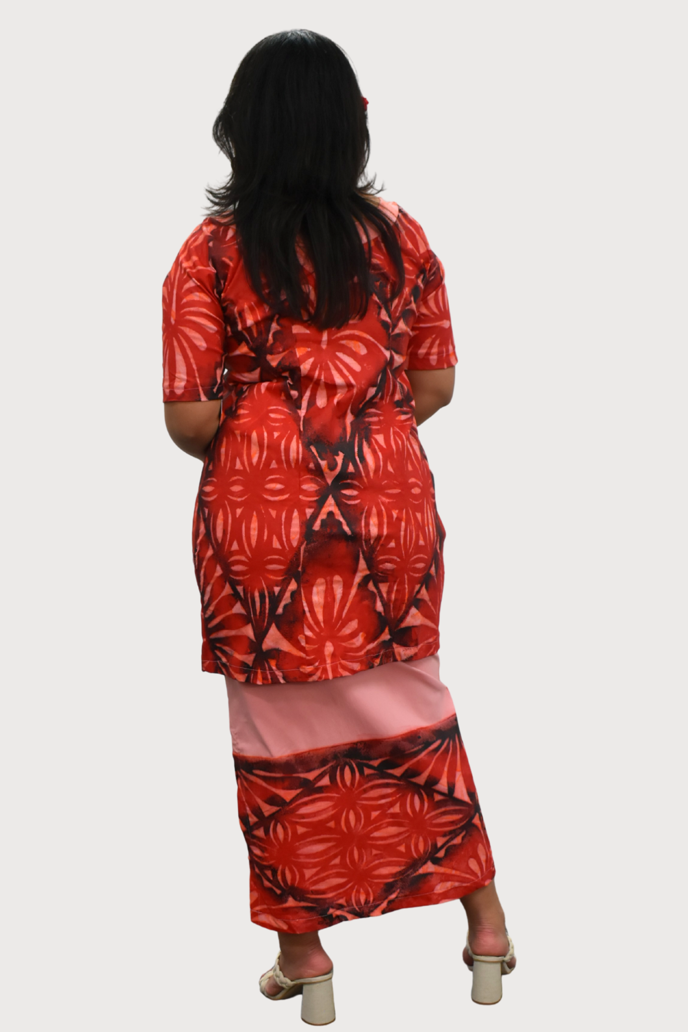 PINK & BLACK ROUND NECK PULETASI