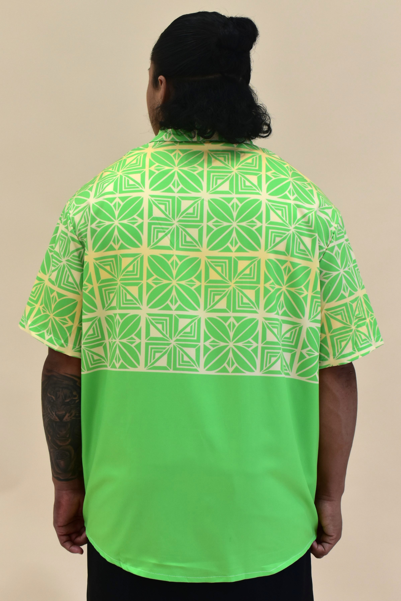 (PRE-ORDER) COLLARED BUTTON UP SHIRT - GREEN & YELLOW PATTERN