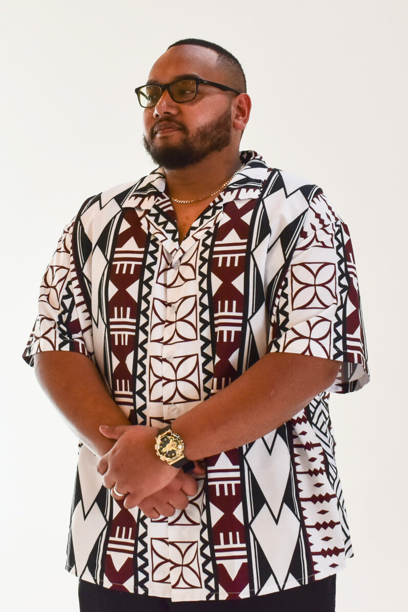 KEOLA SHIRT - COLLARED BUTTON UP SHIRT - WHITE MELANESIAN PATTERN