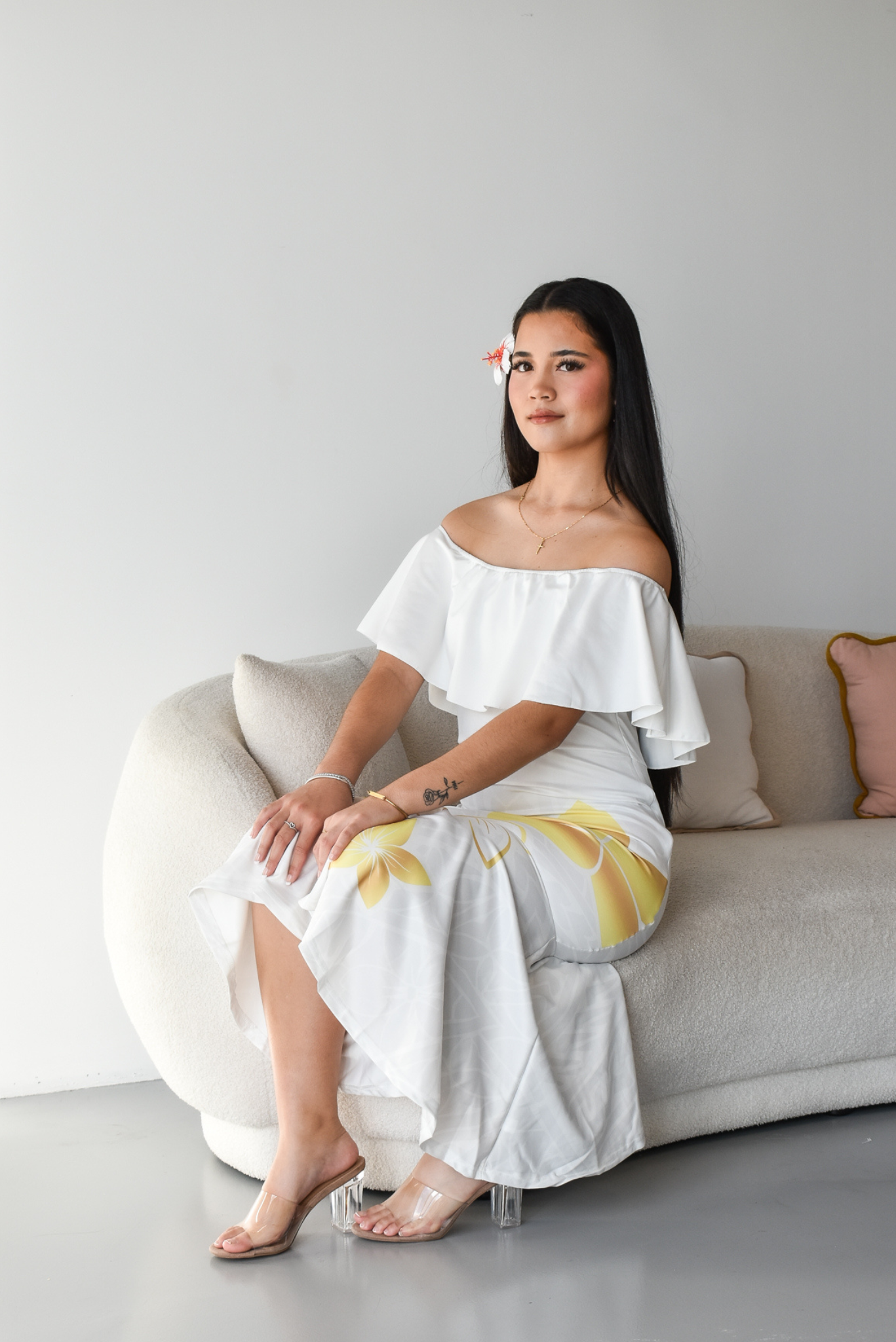 (PRE-ORDER) GOLD TIARE - OFF SHOULDER FRILL DRESS - GOLD & WHITE