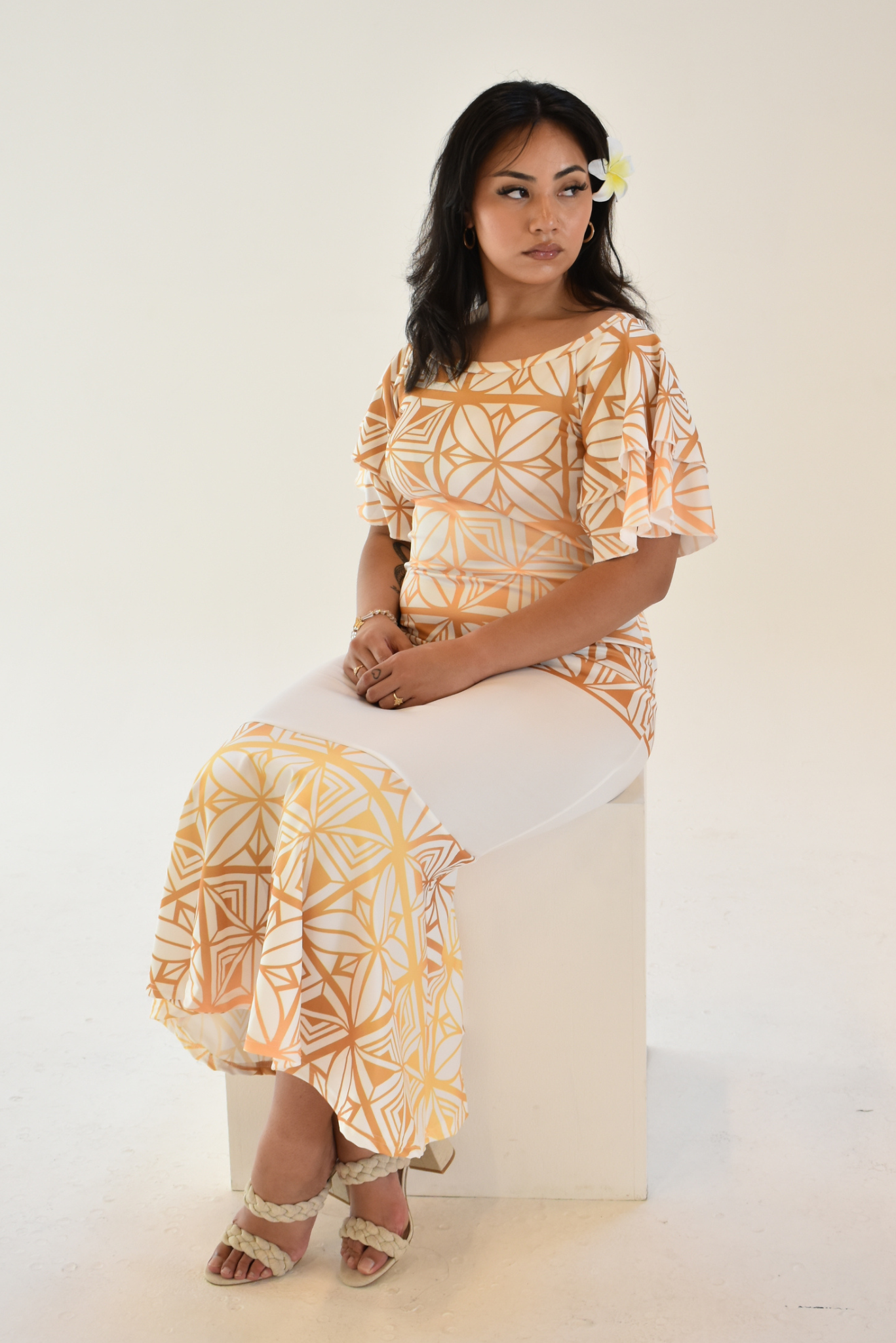 (PRE-ORDER) SISILIA DRESS - FLARED SLEEVE MERMAID DRESS - GOLD & WHITE