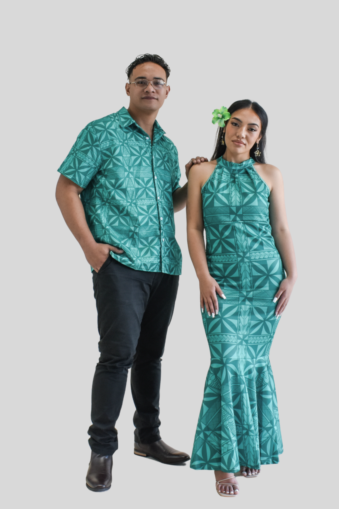 (PRE-ORDER) MATIE DRESS - HALTER NECK FLARE MAXI DRESS - JEWEL GREEN