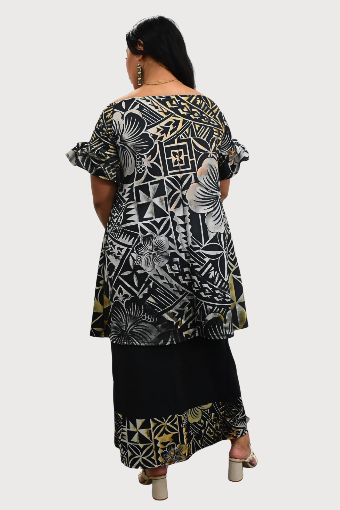 PULETASI - FLOWY FRILL SLEEVE TOP PULETASI - GREY & BLACK