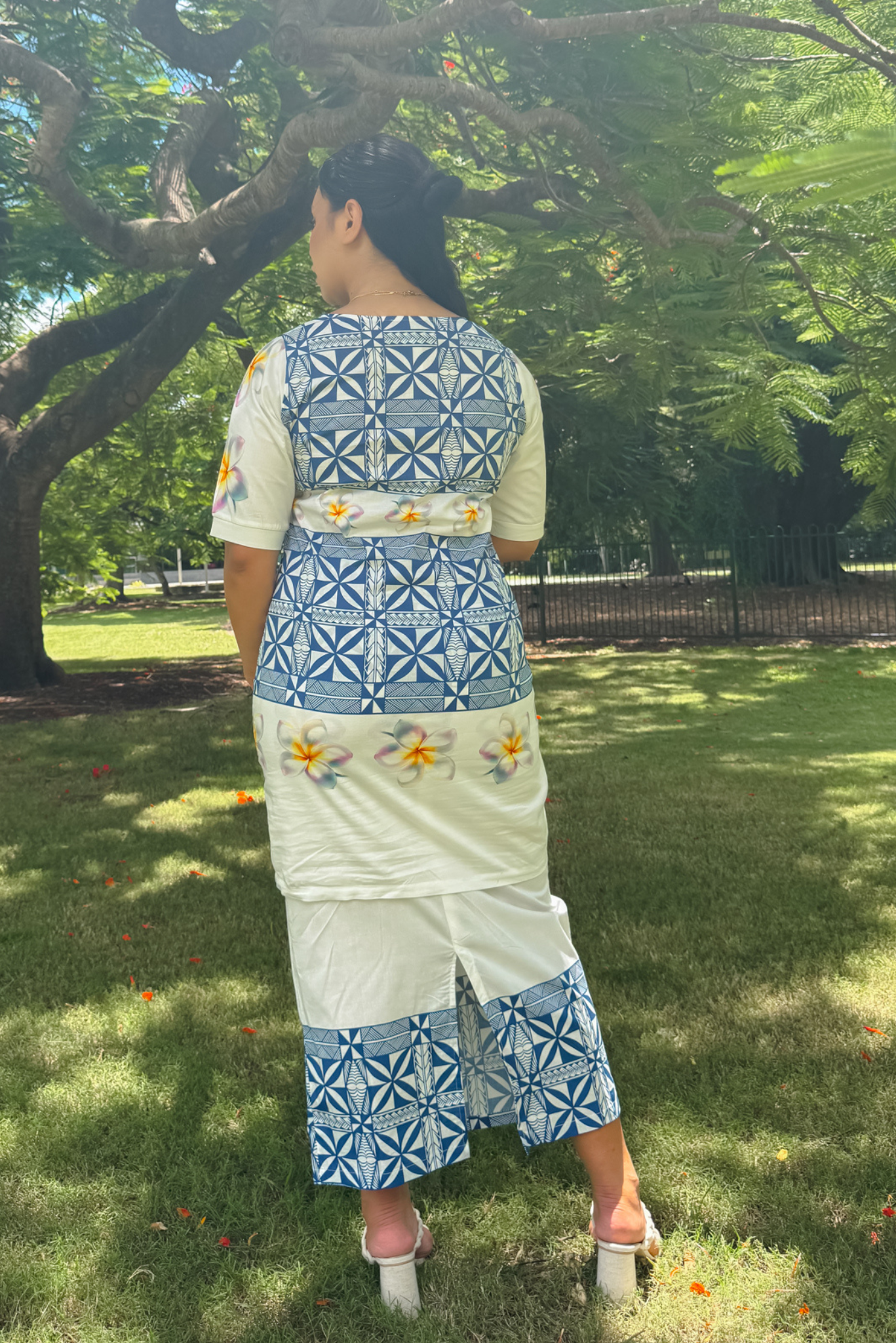 SERENA PULETASI - BLUE AND WHITE