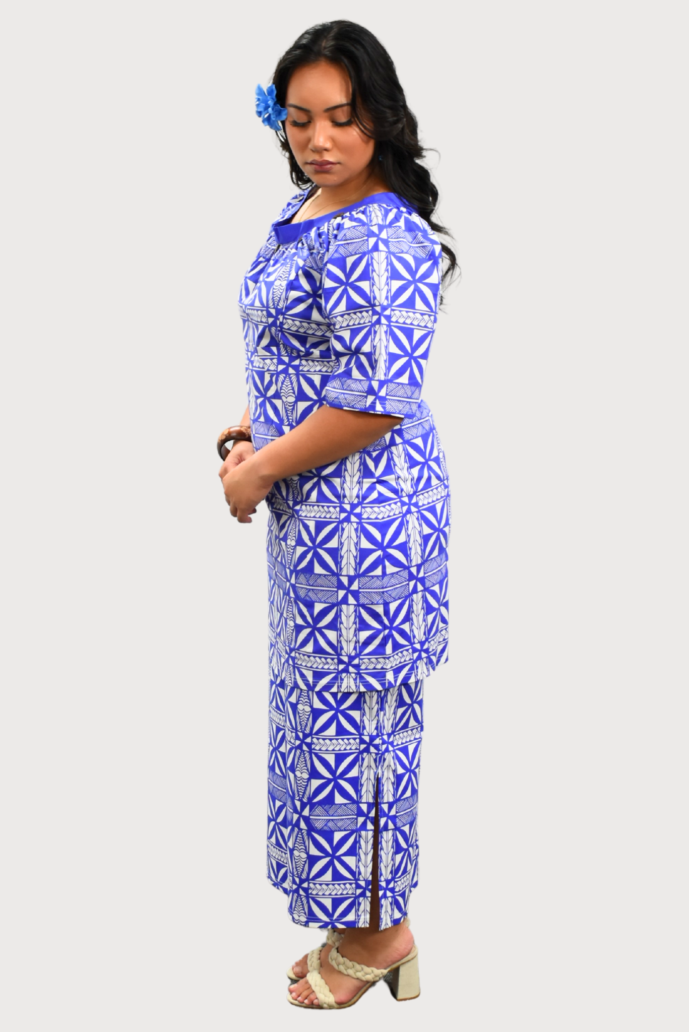 CYNTHIA PULETASI - ROUND NECK PULETASI - BLUE & WHITE