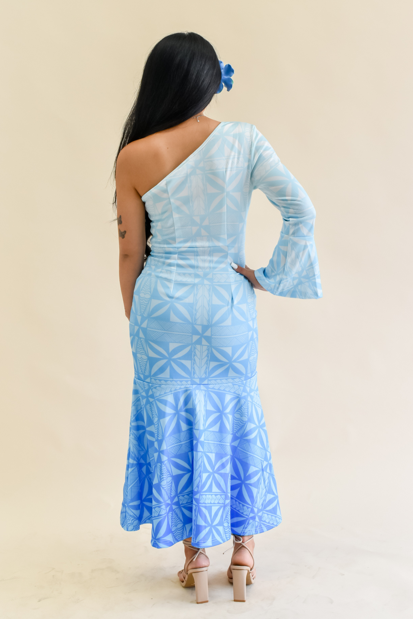 (PRE-ORDER) HEREANI DRESS - ONE SLEEVE MAXI DRESS - OMBRE BLUE