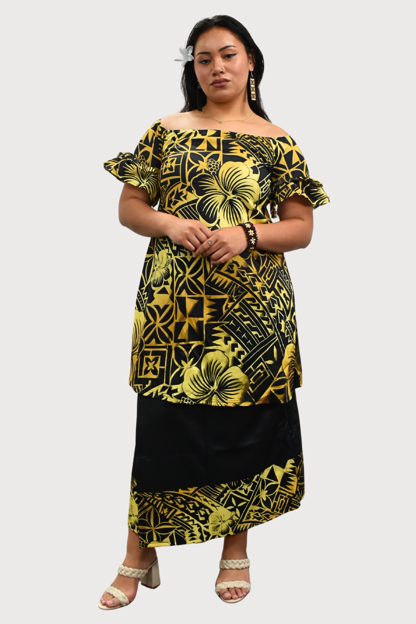 PULETASI - FLOWY FRILL SLEEVE TOP PULETASI - GOLD & BLACK