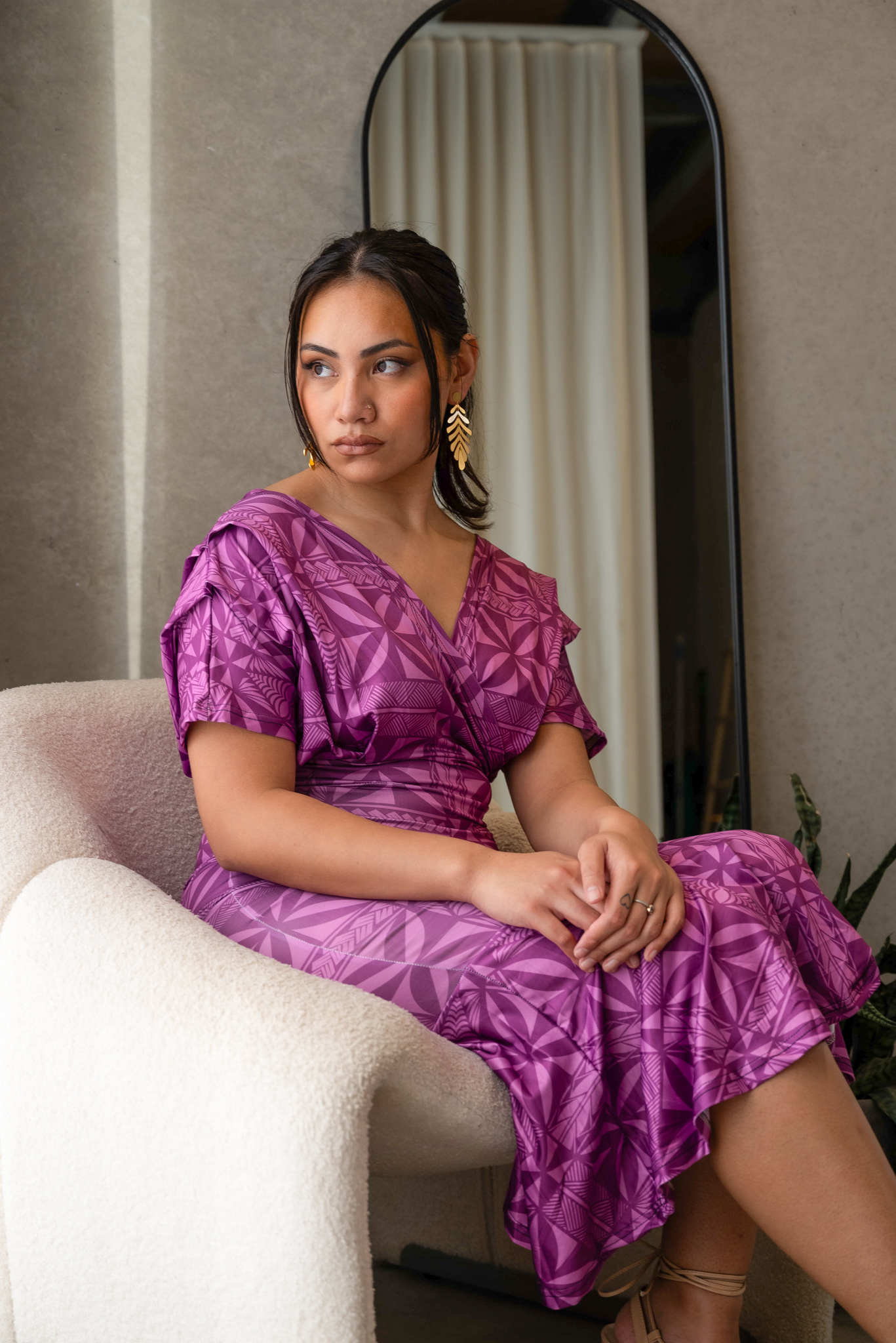 (PRE-ORDER) LA'EI DRESS - V NECK RUCHED MIDI DRESS - PURPLE - PREORDER